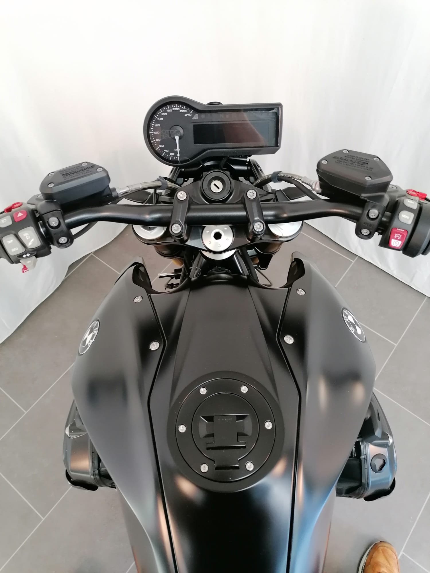 BMW R 1200 R ABS-image-4