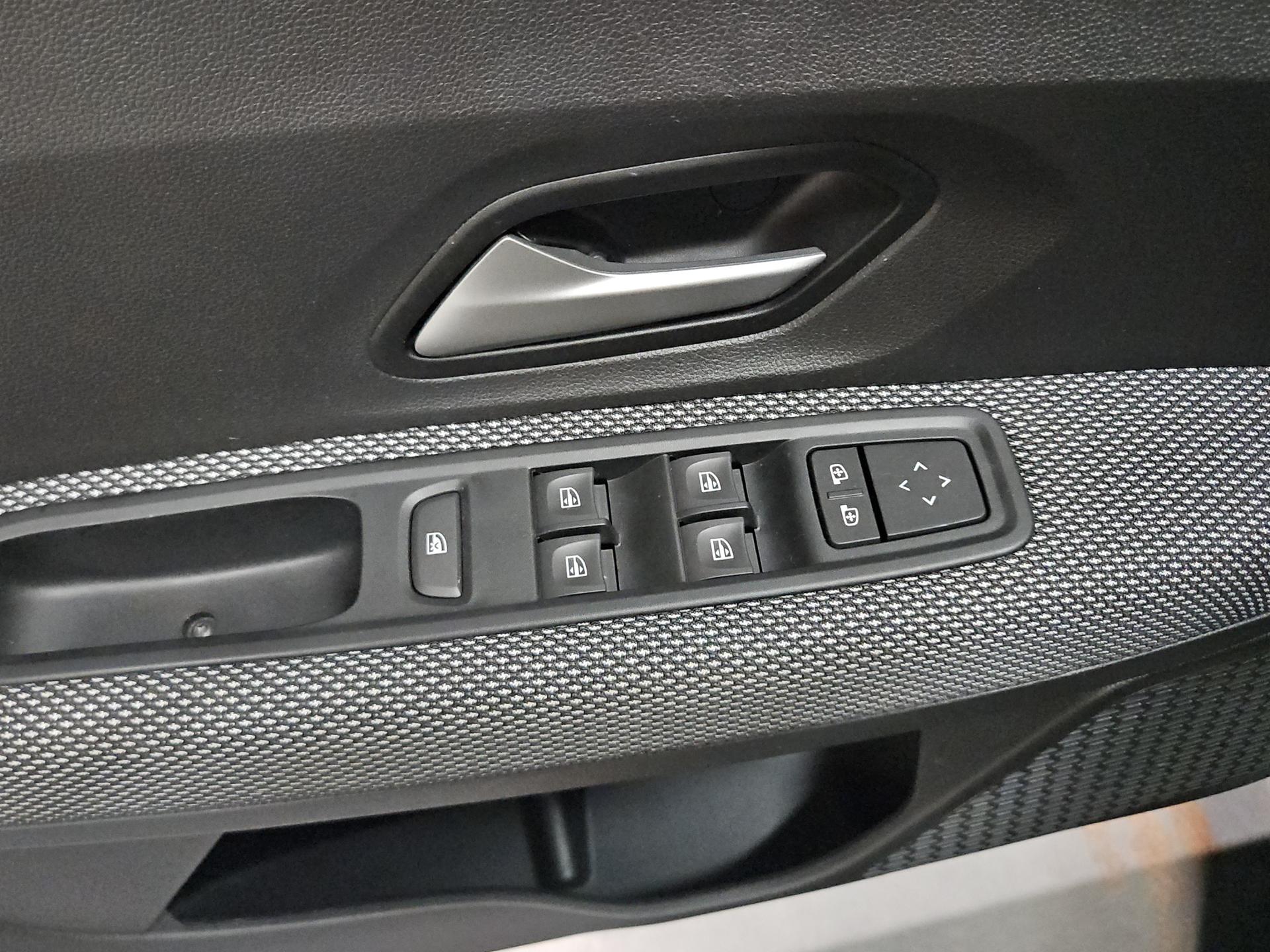 DACIA Sandero TCe 90 Expression CVT-image-18