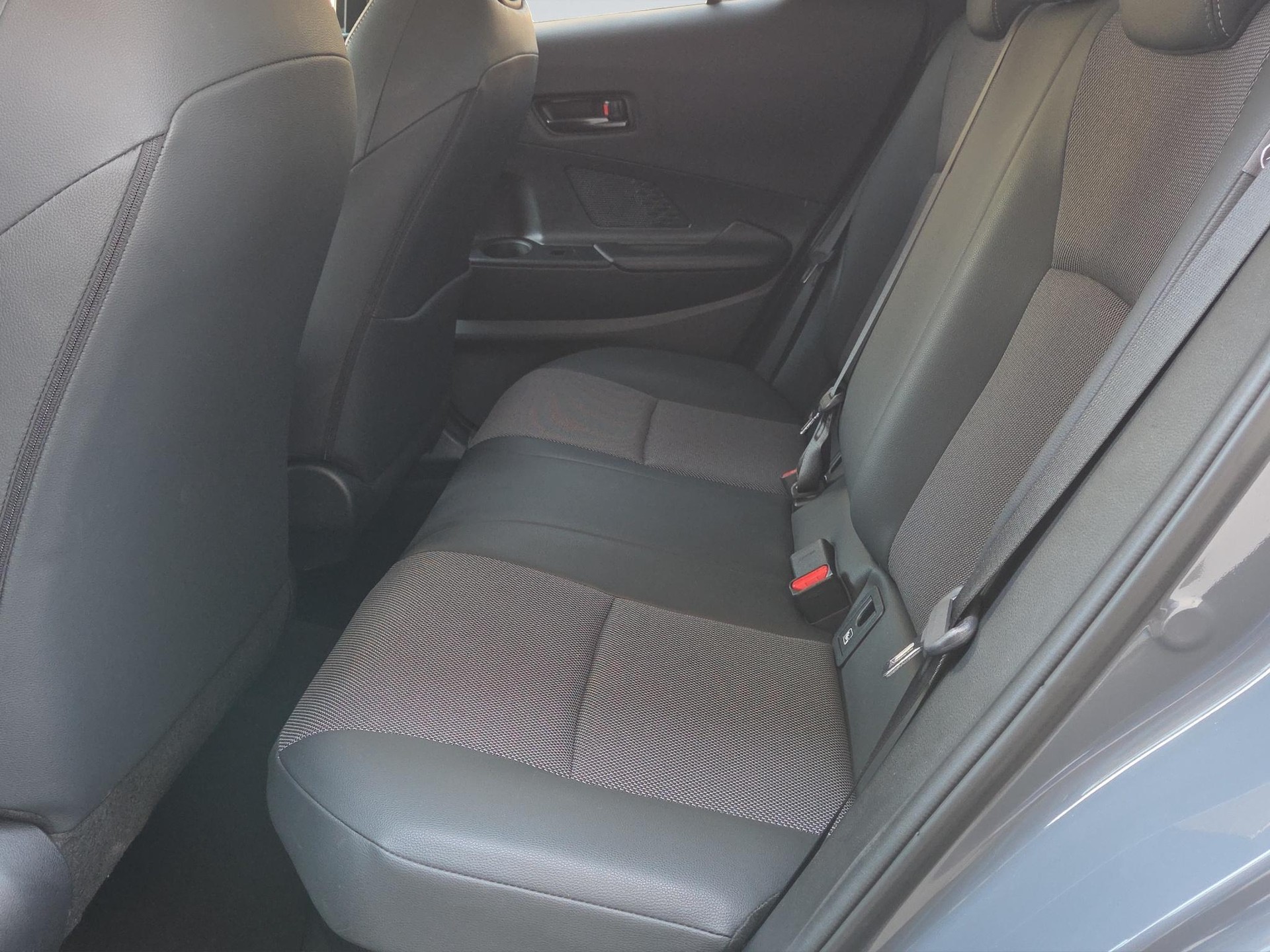 TOYOTA C-HR 2.0 HEV Style 4x4-image-14