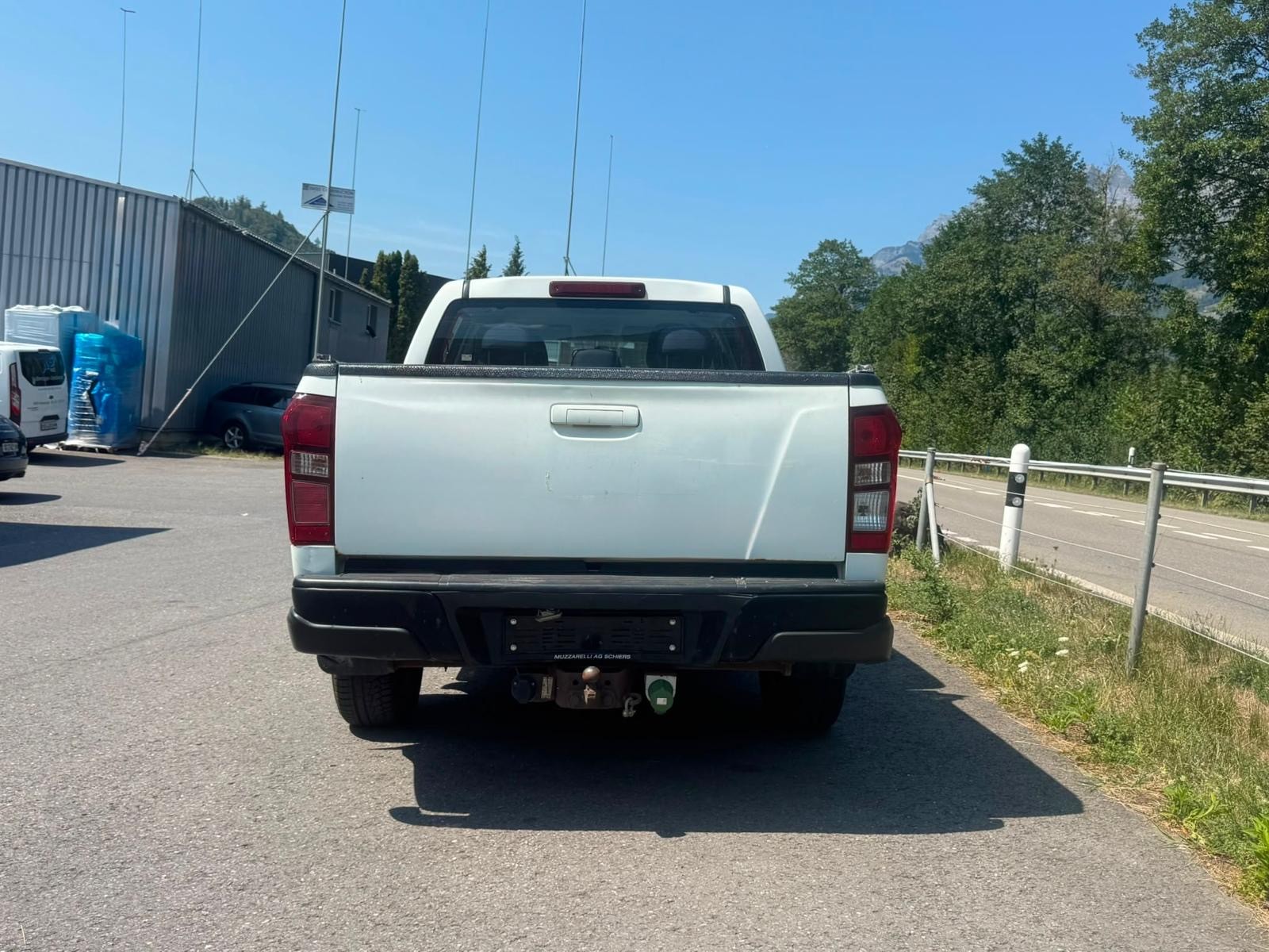 ISUZU D-MAX 2.5 Crew Cab Planet 4x4-image-2