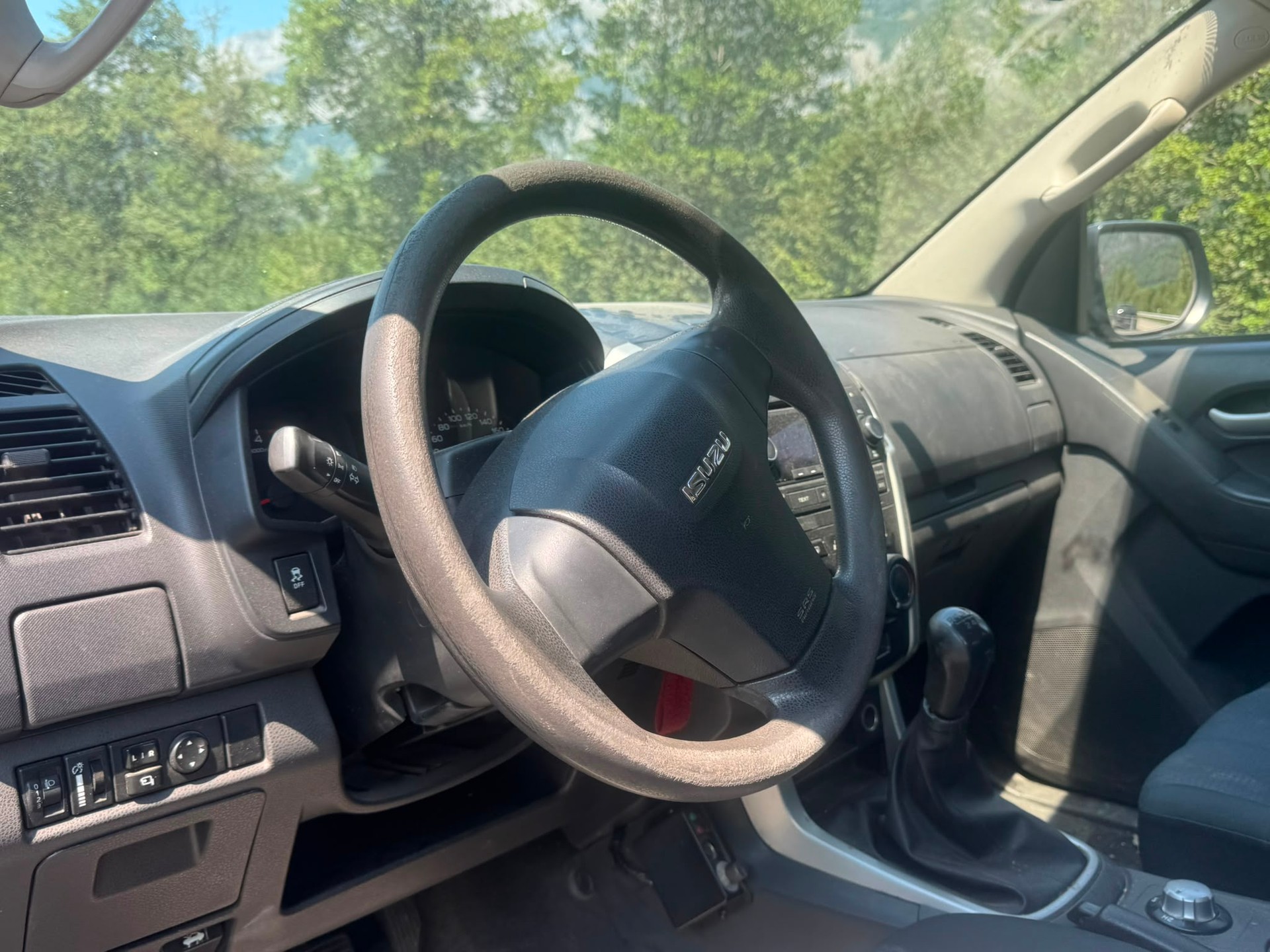 ISUZU D-MAX 2.5 Crew Cab Planet 4x4-image-9