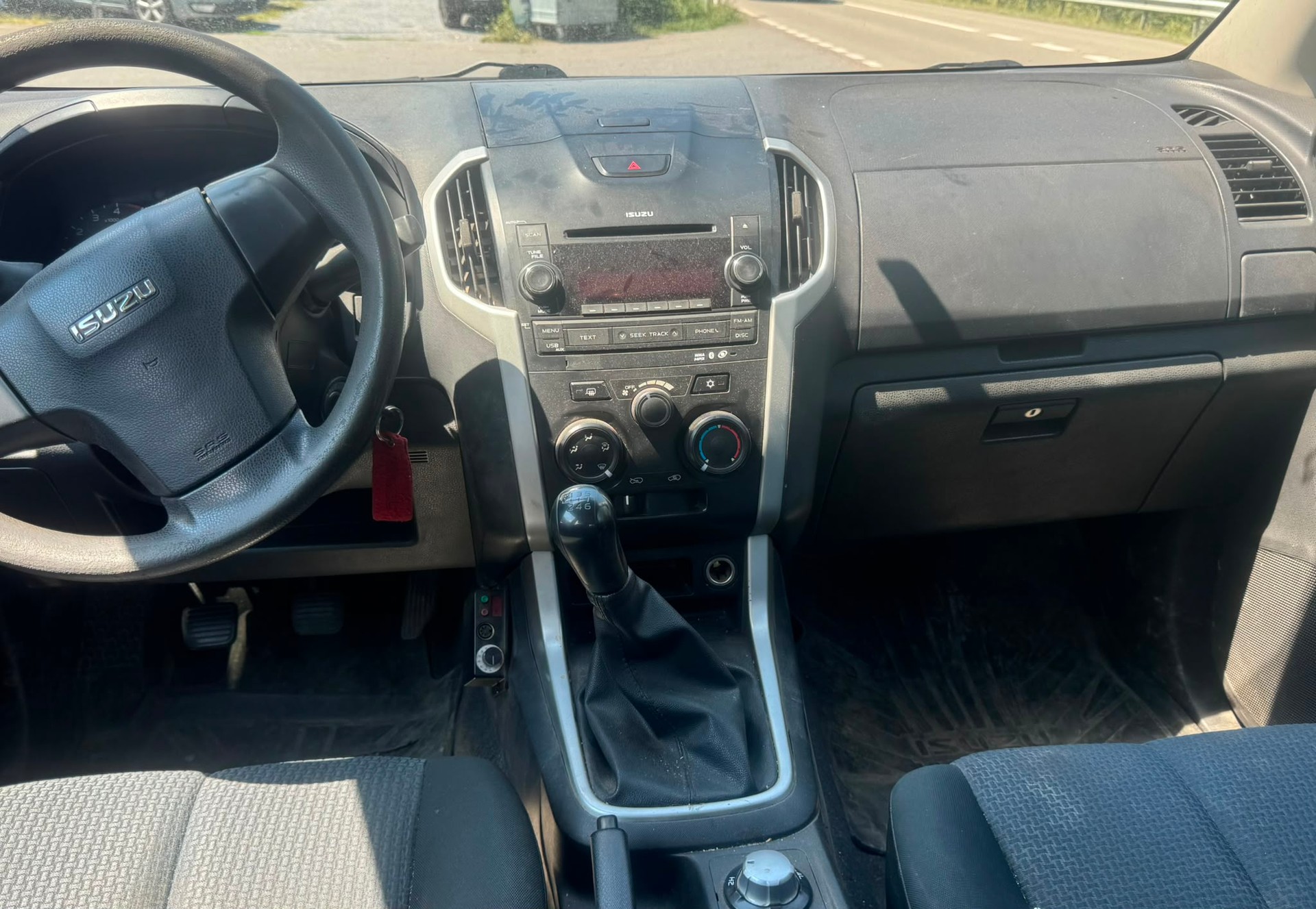 ISUZU D-MAX 2.5 Crew Cab Planet 4x4-image-10