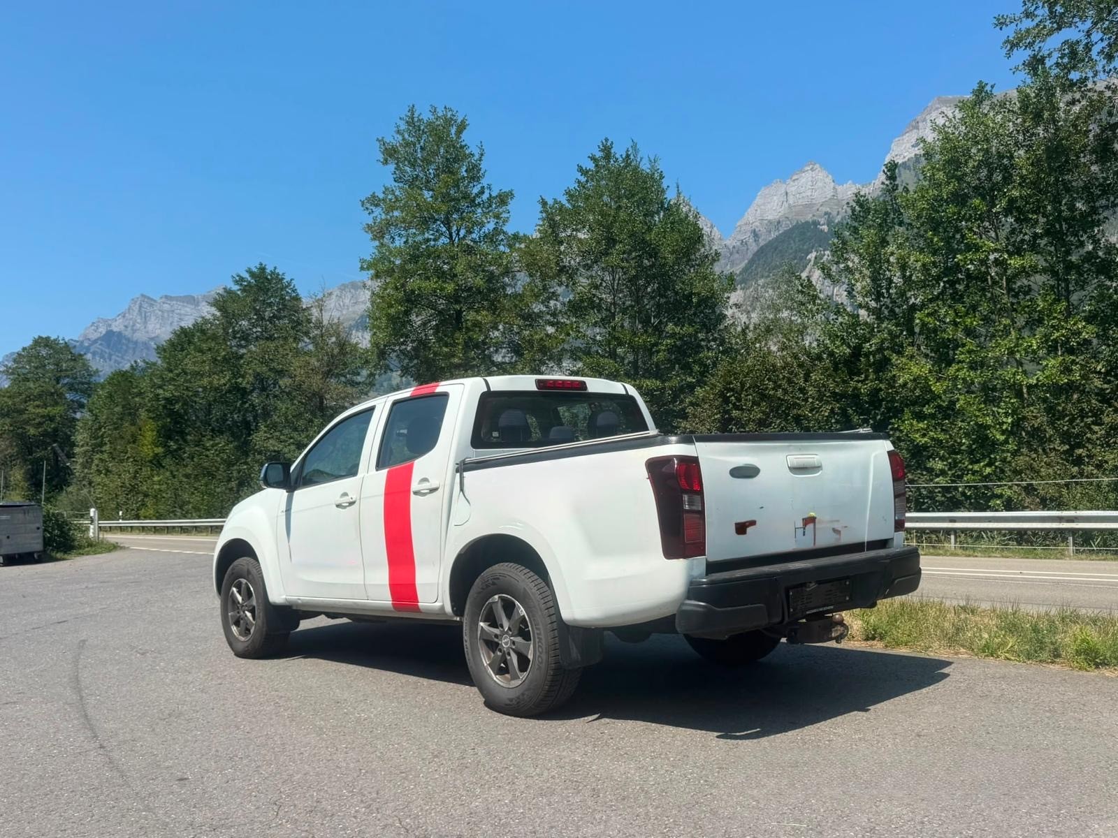 ISUZU D-MAX 2.5 Crew Cab Planet 4x4-image-1