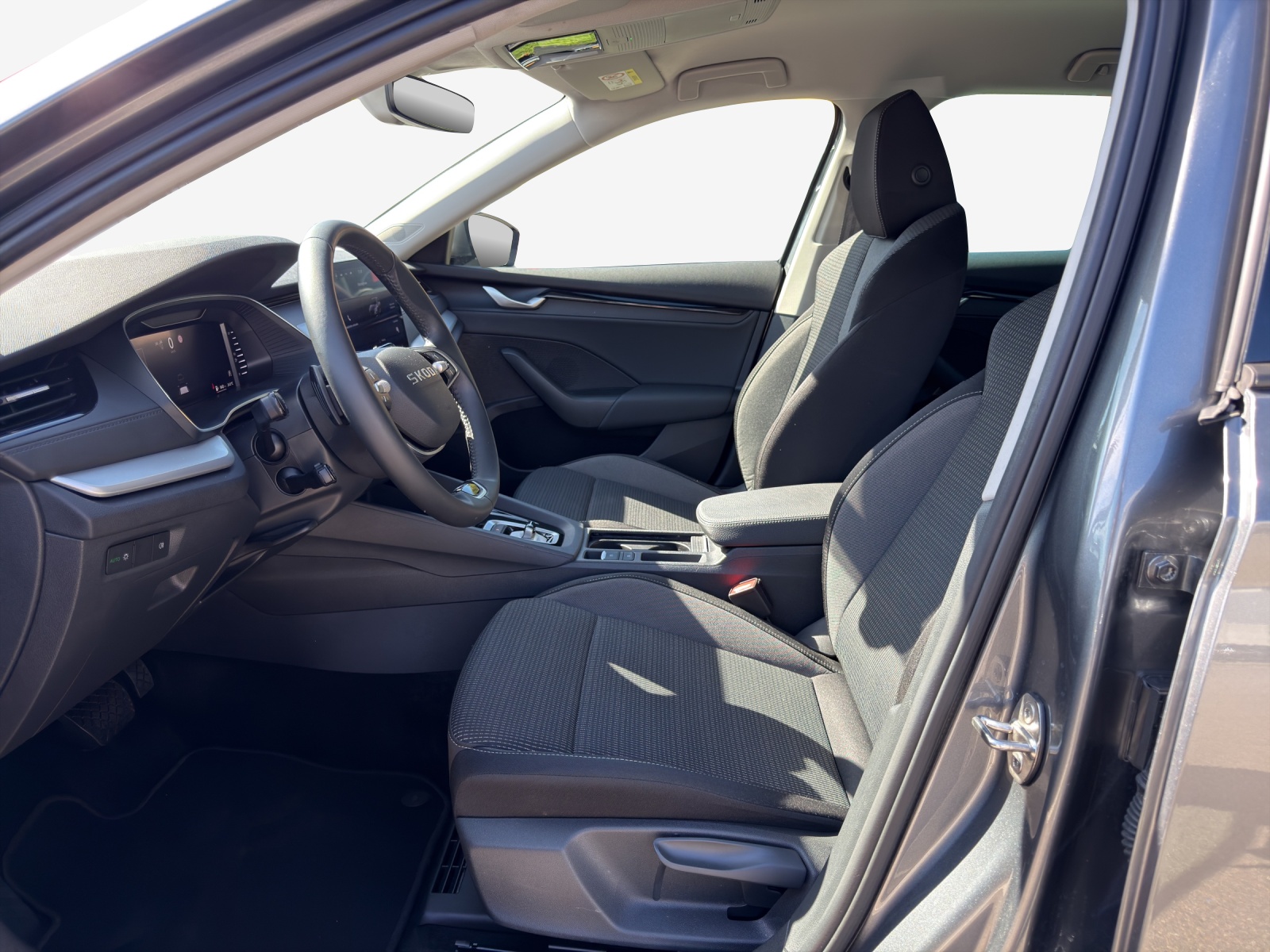 SKODA Octavia Combi 1.5 TSI mHEV DSG Dynamic-image-7