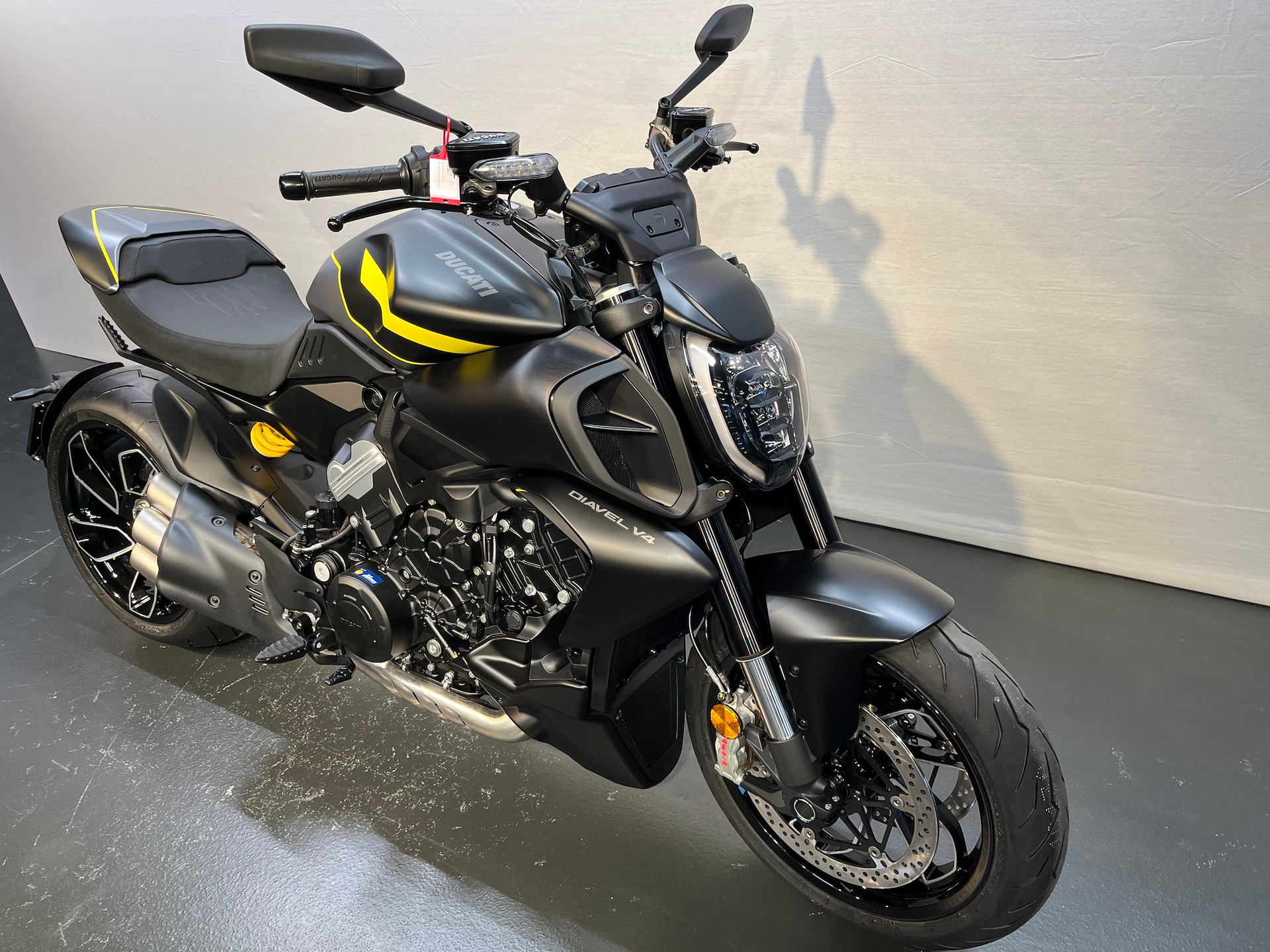 DUCATI Diavel V4-image-5