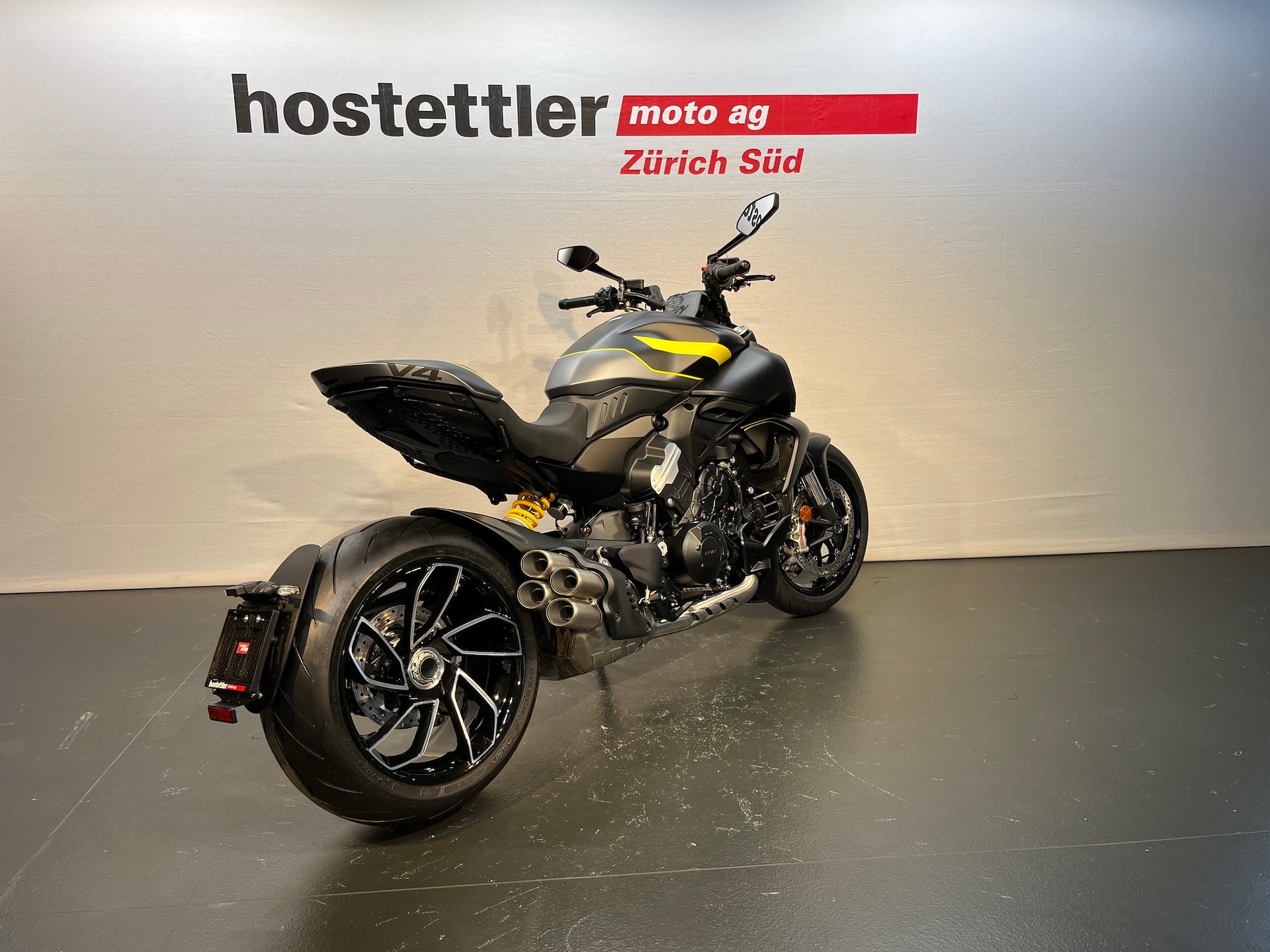 DUCATI Diavel V4-image-1