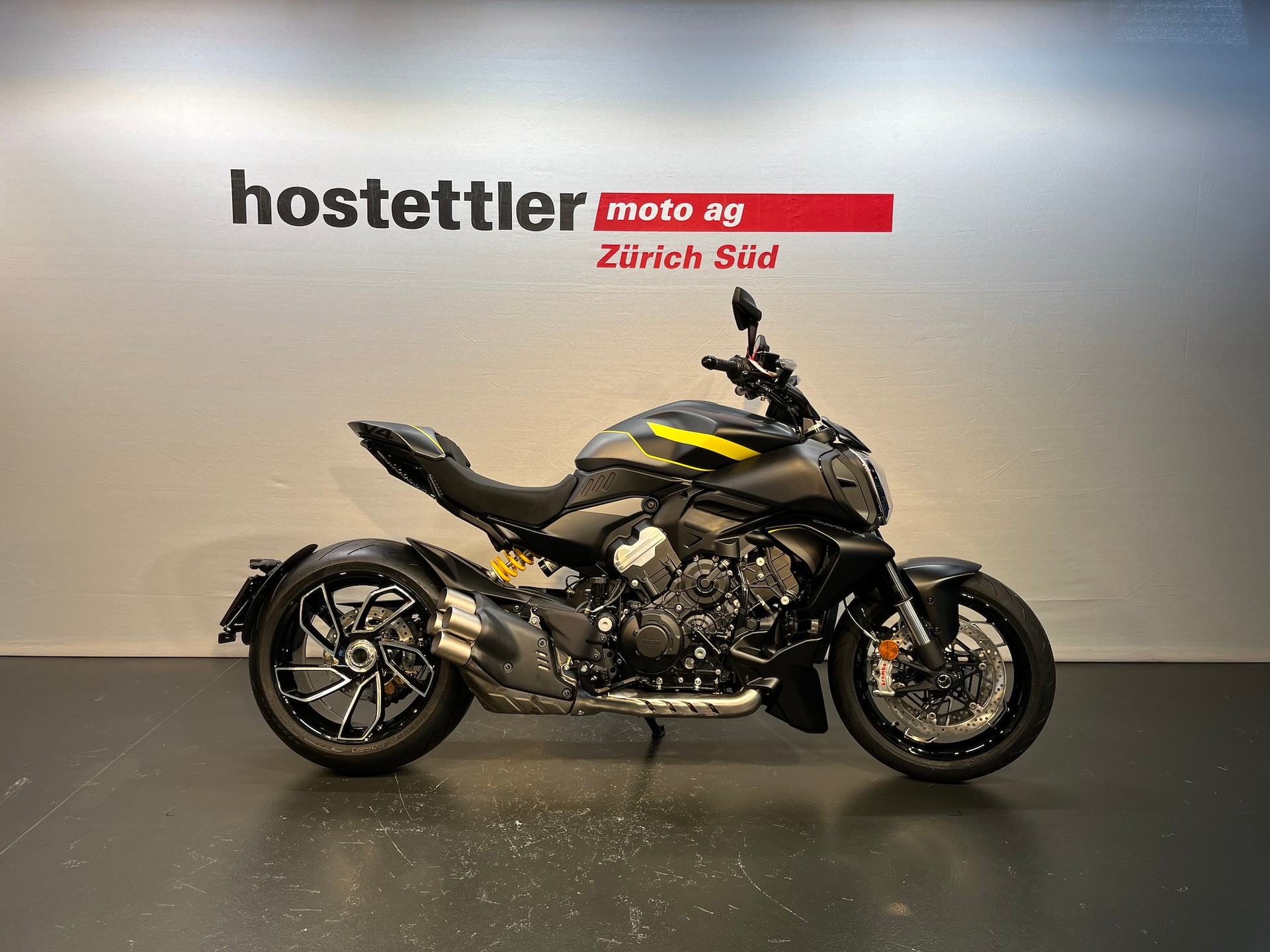 DUCATI Diavel V4-image-2