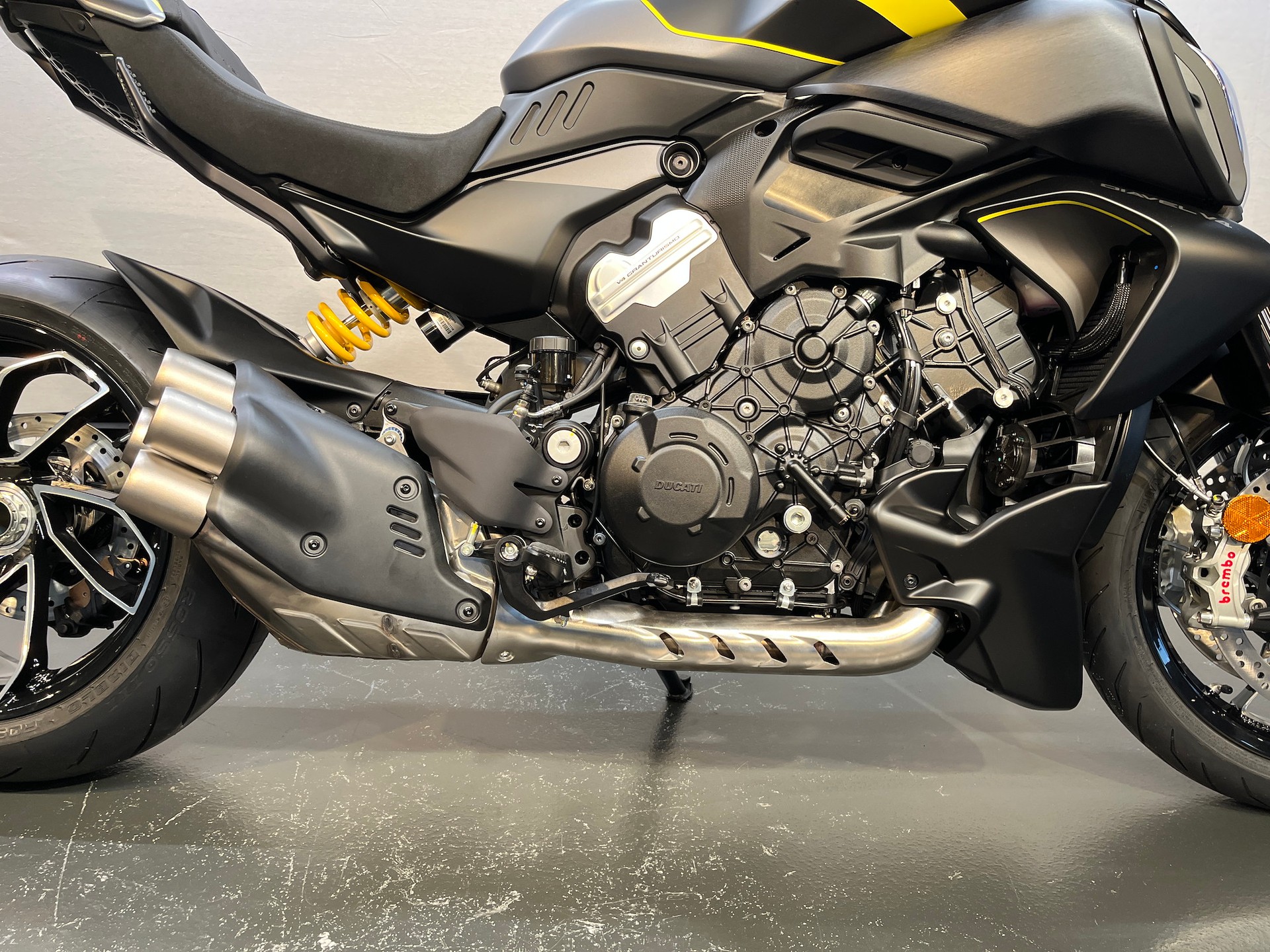 DUCATI Diavel V4-image-9