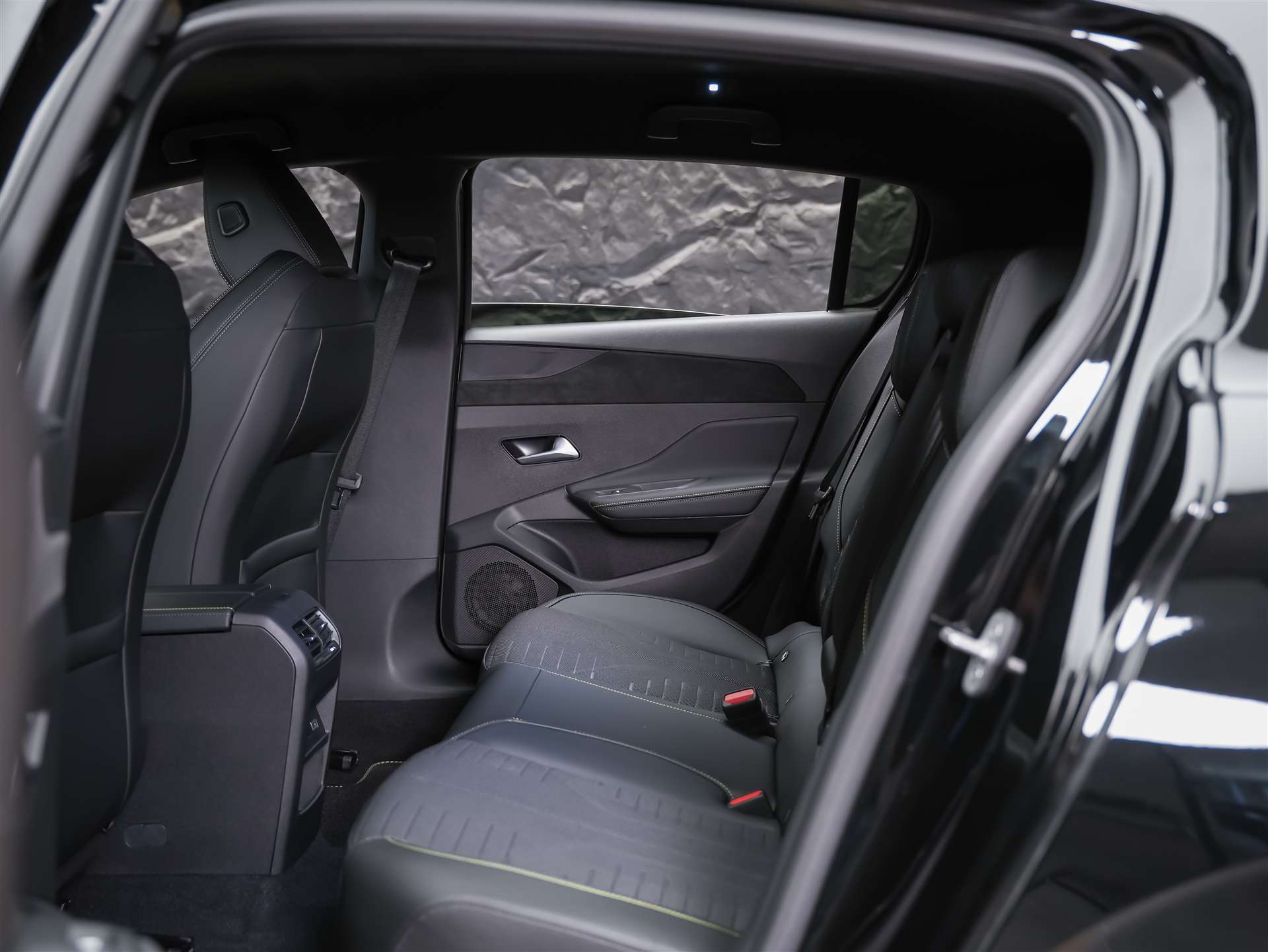 PEUGEOT 308 1.2 HEV 145 GT *Werksgarantie*Abstandsregler*-image-13