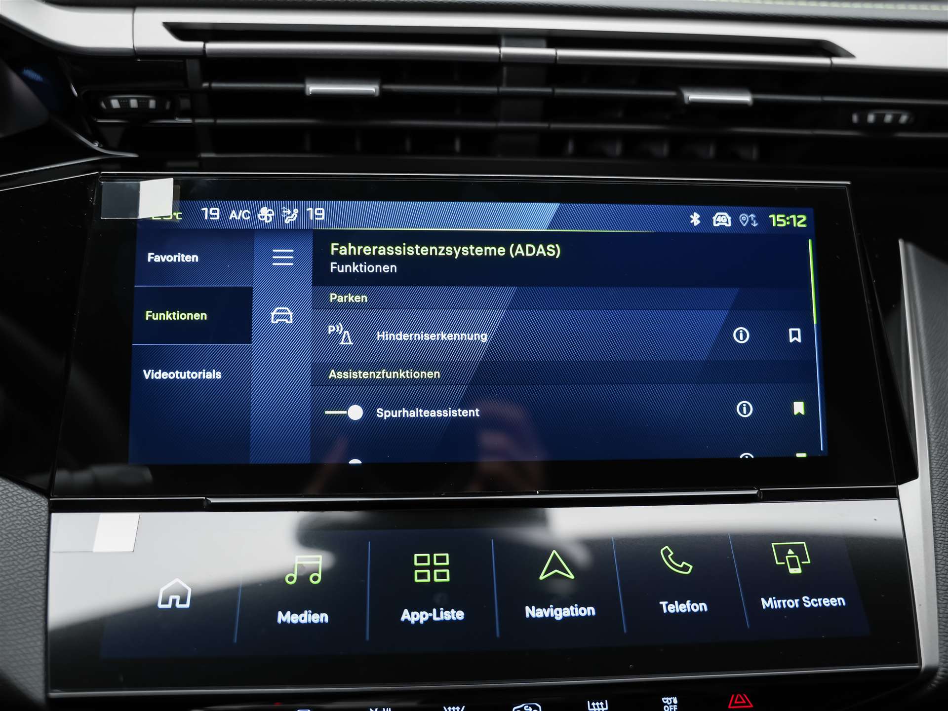 PEUGEOT 308 1.2 HEV 145 GT *Werksgarantie*Abstandsregler*-image-31