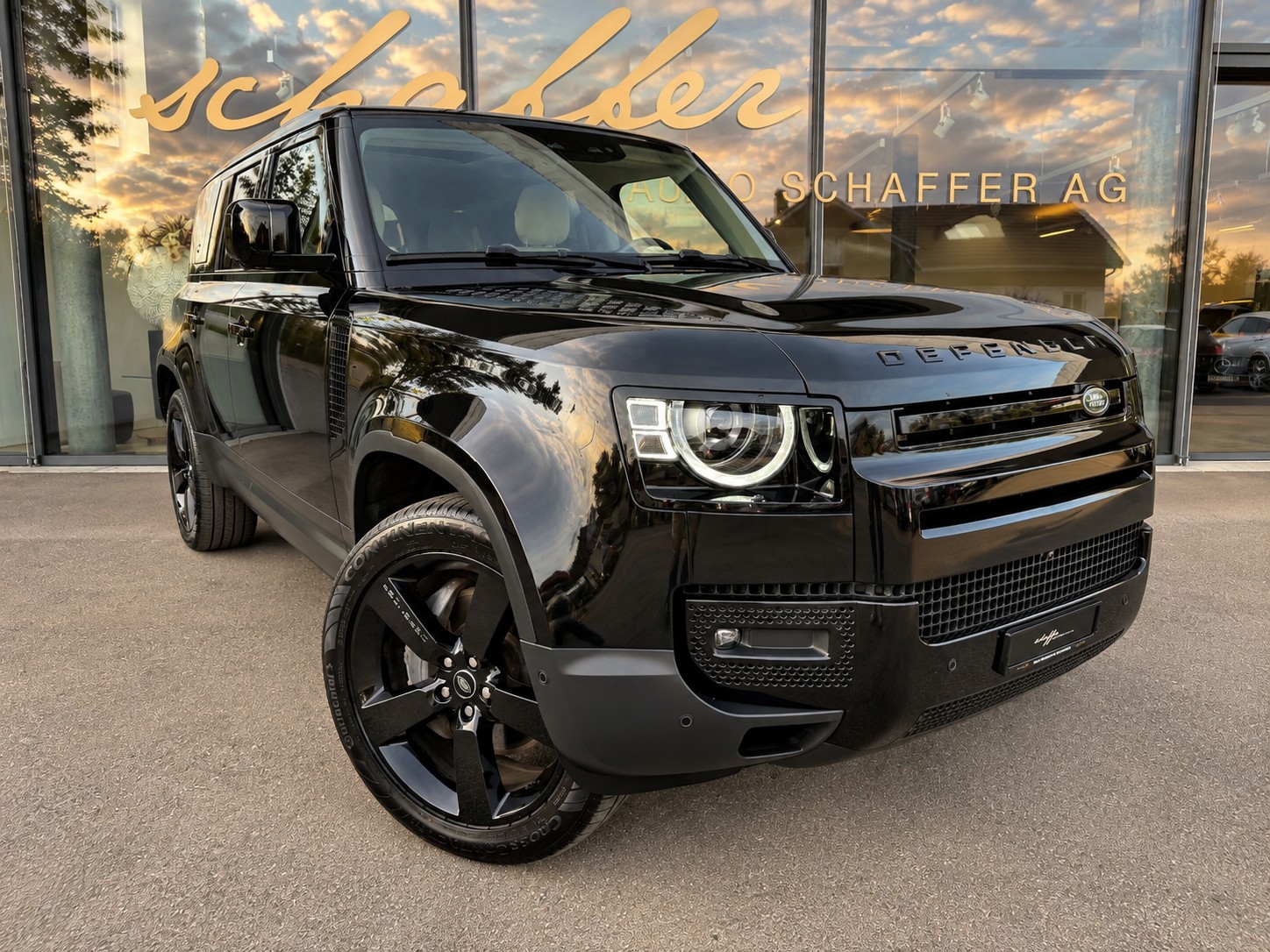 LAND ROVER Defender 110 3.0 D I6 250 SE AWD AT8-showroom-element-2