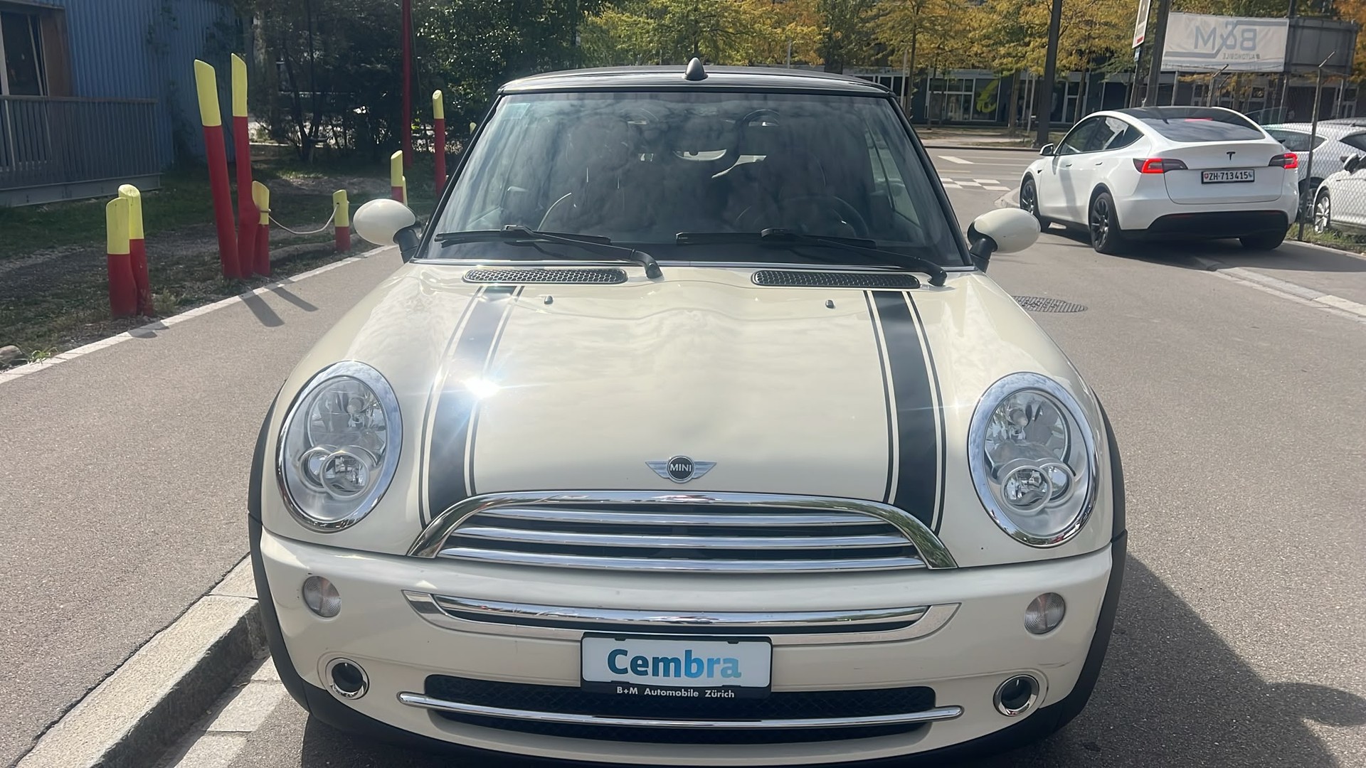 MINI Cooper Cabriolet-image-2