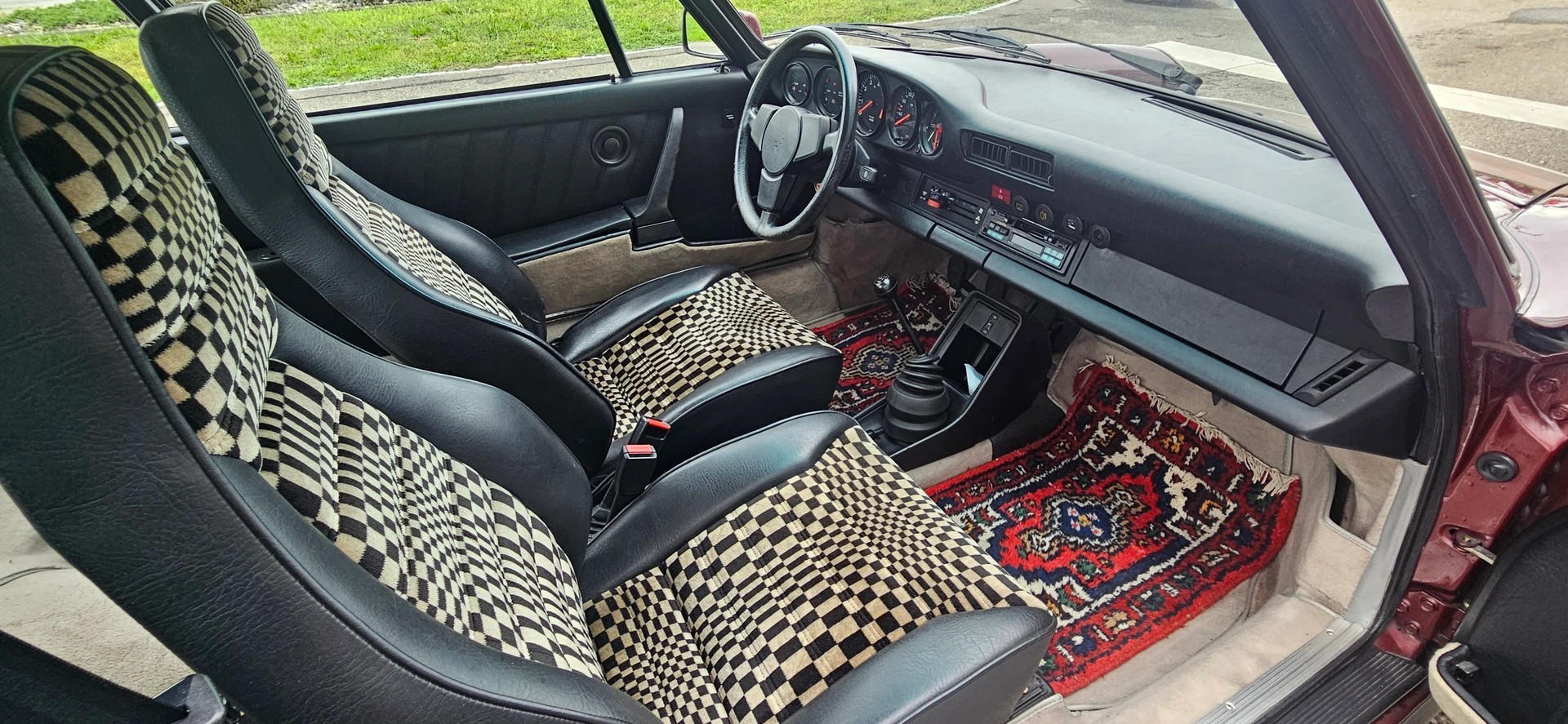 PORSCHE 911 SC Targa-image-9