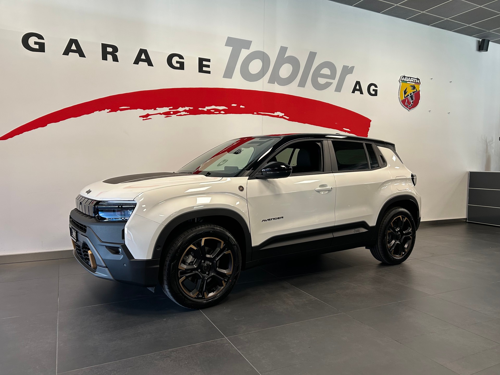 JEEP Avenger 1.2 Turbo MHEV 85th Anniversary Sky 4xe-image-6