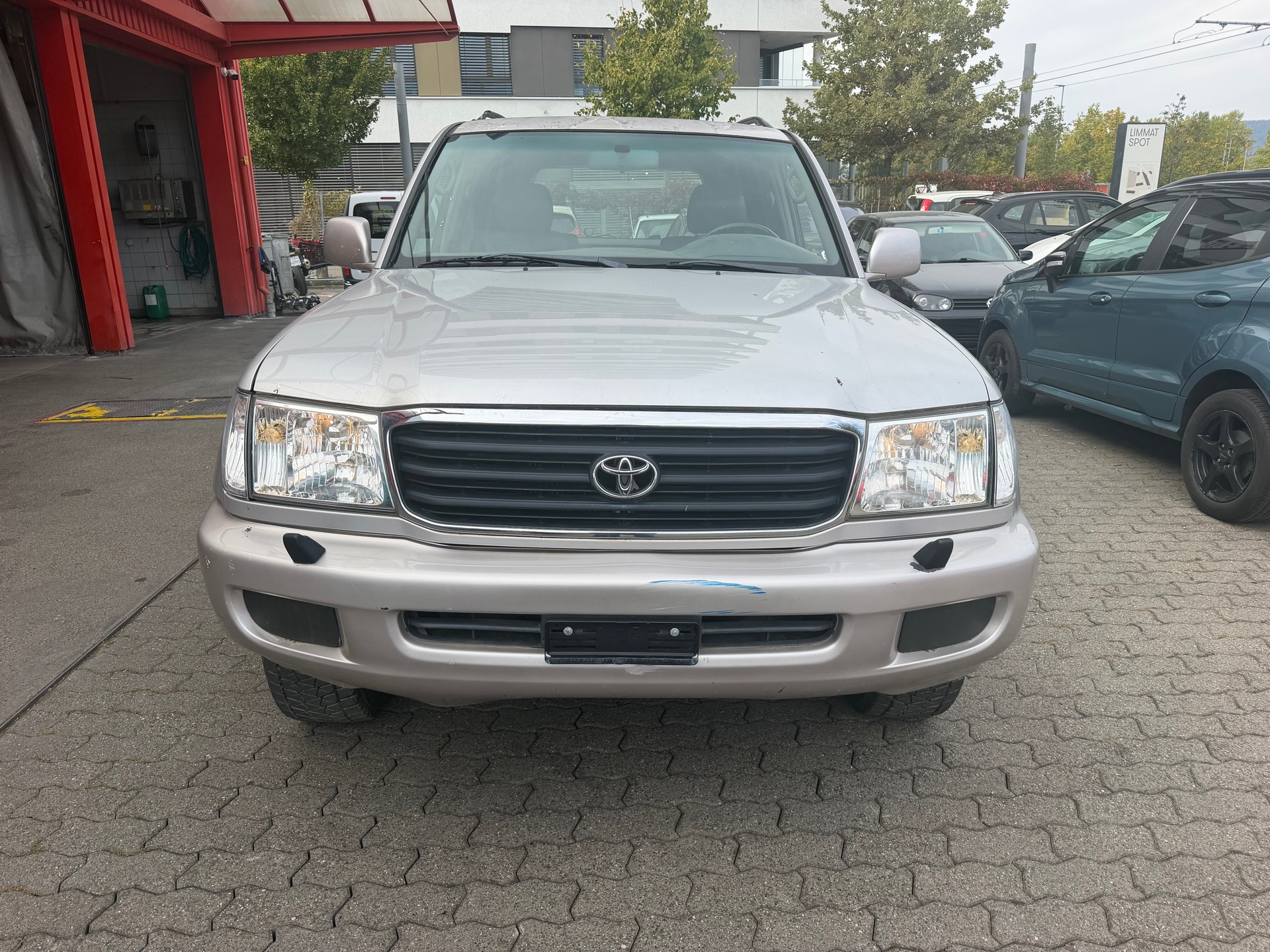 TOYOTA Land Cruiser 500 4.2TD S.Saloon-showroom-element-2