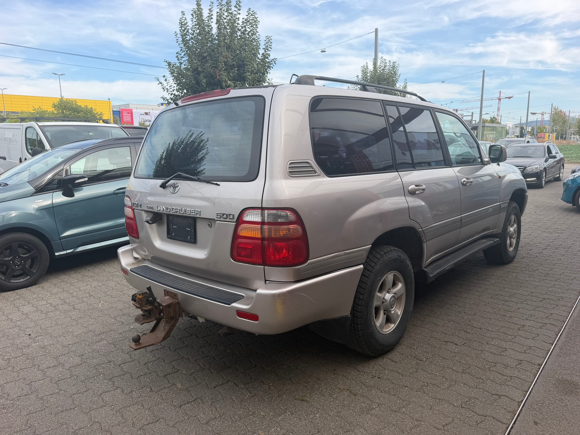 TOYOTA Land Cruiser 500 4.2TD S.Saloon-showroom-element-3