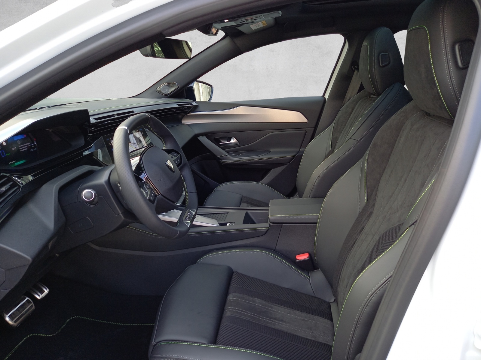 PEUGEOT 308 1.6 PHEV 180 GT-image-8