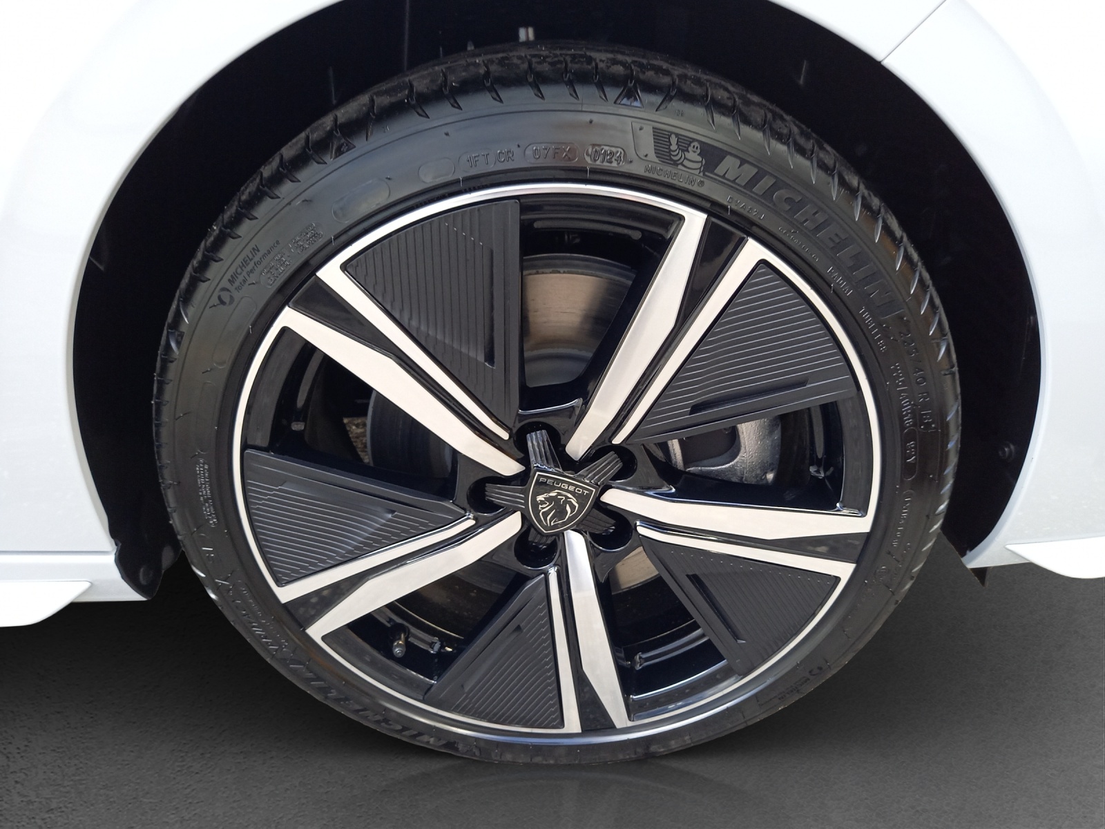 PEUGEOT 308 1.6 PHEV 180 GT-image-15