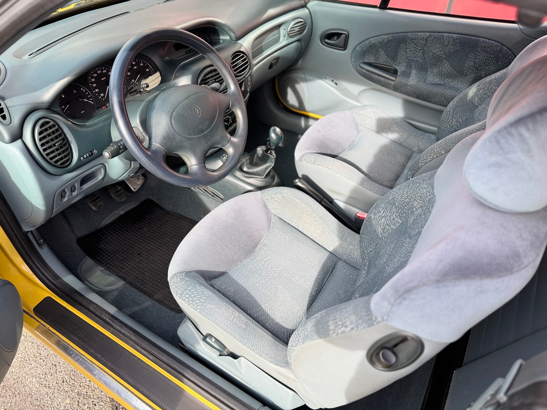 RENAULT Mégane 2.0 Impulsion-image-13