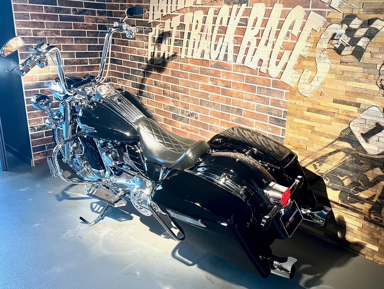 HARLEY-DAVIDSON FLHR Road King 107 ABS-image-2