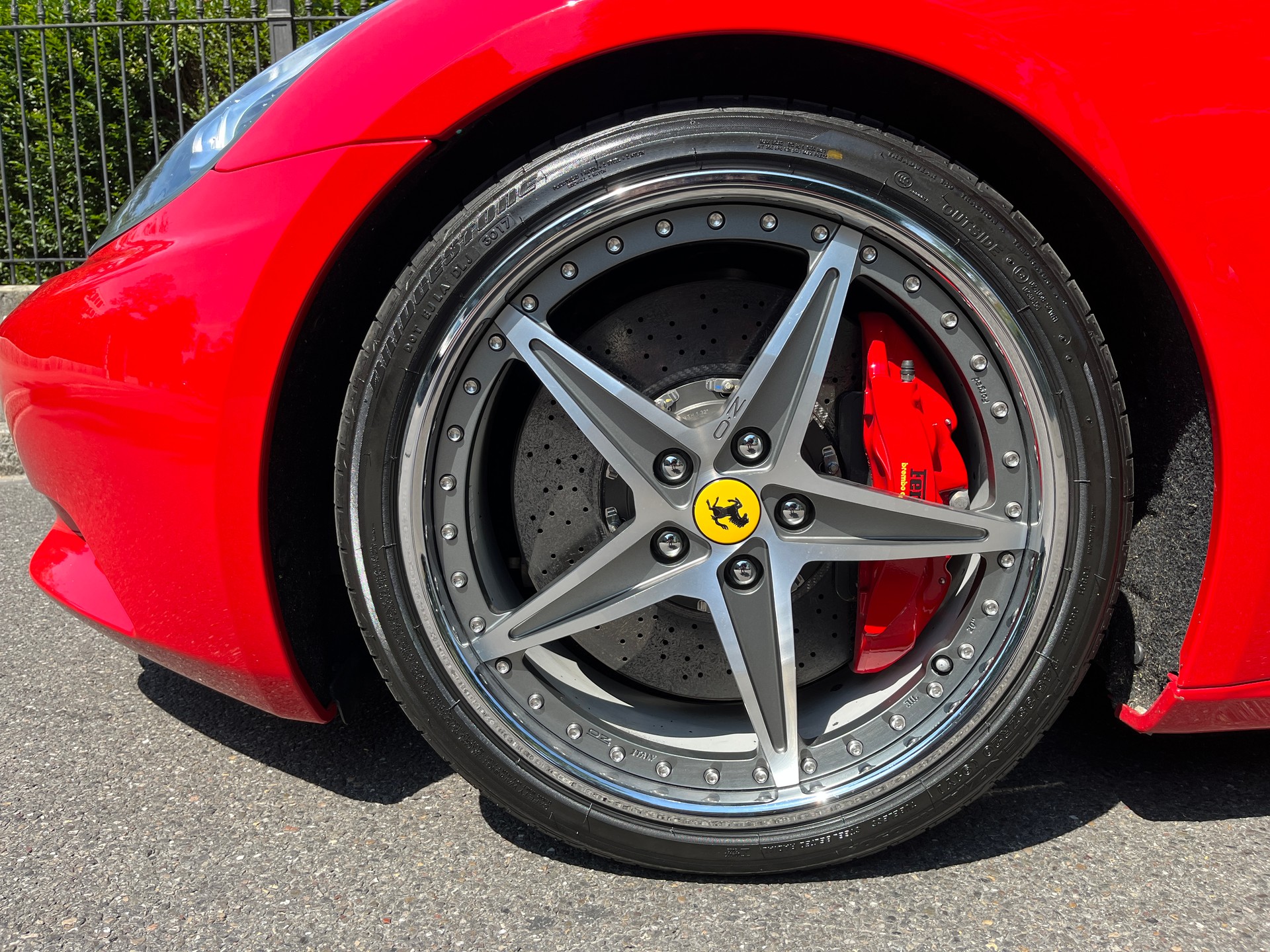 FERRARI California 4.3 V8-showroom-element-3