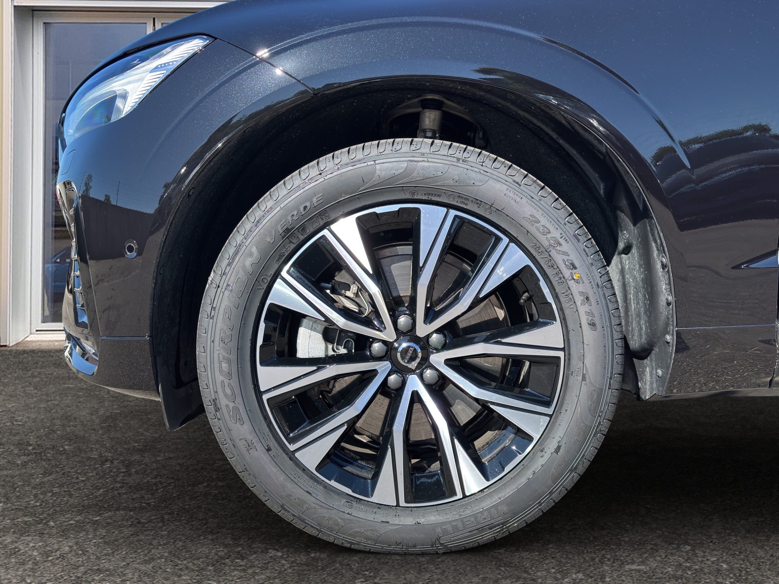 VOLVO XC60 2.0 B4 MH Plus Dark AWD-image-18