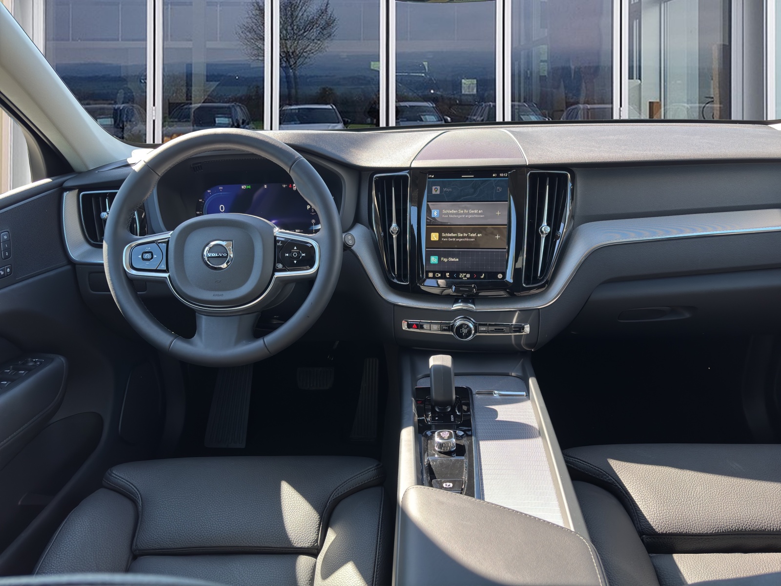 VOLVO XC60 2.0 B4 MH Plus Dark AWD-image-10