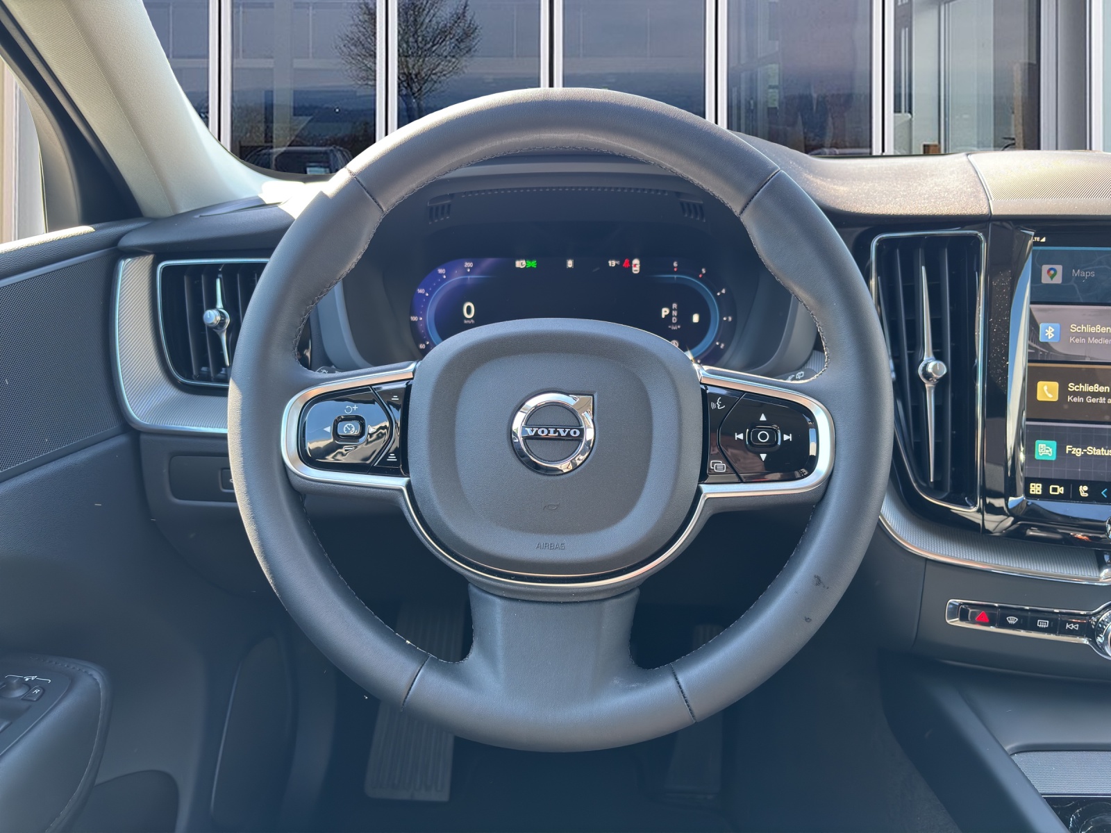 VOLVO XC60 2.0 B4 MH Plus Dark AWD-image-11