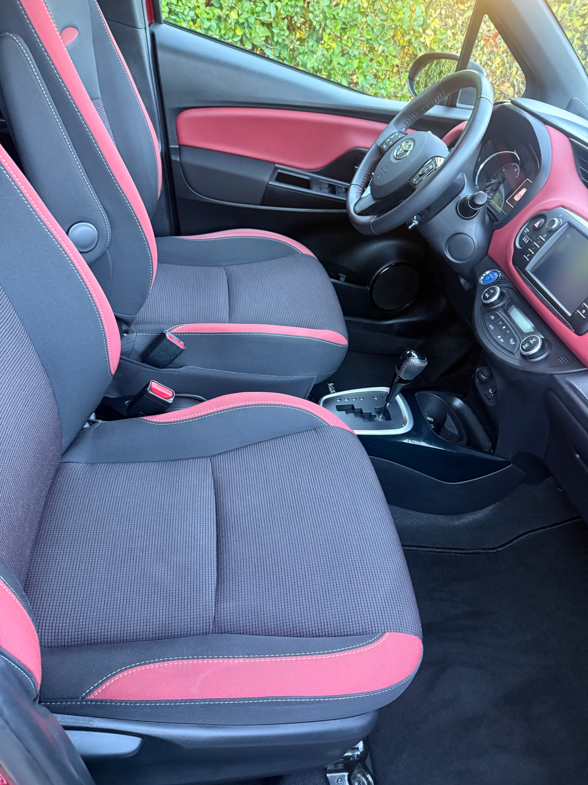 TOYOTA Yaris 1.5 VVT-i Hybrid Trend e-CVT-image-4
