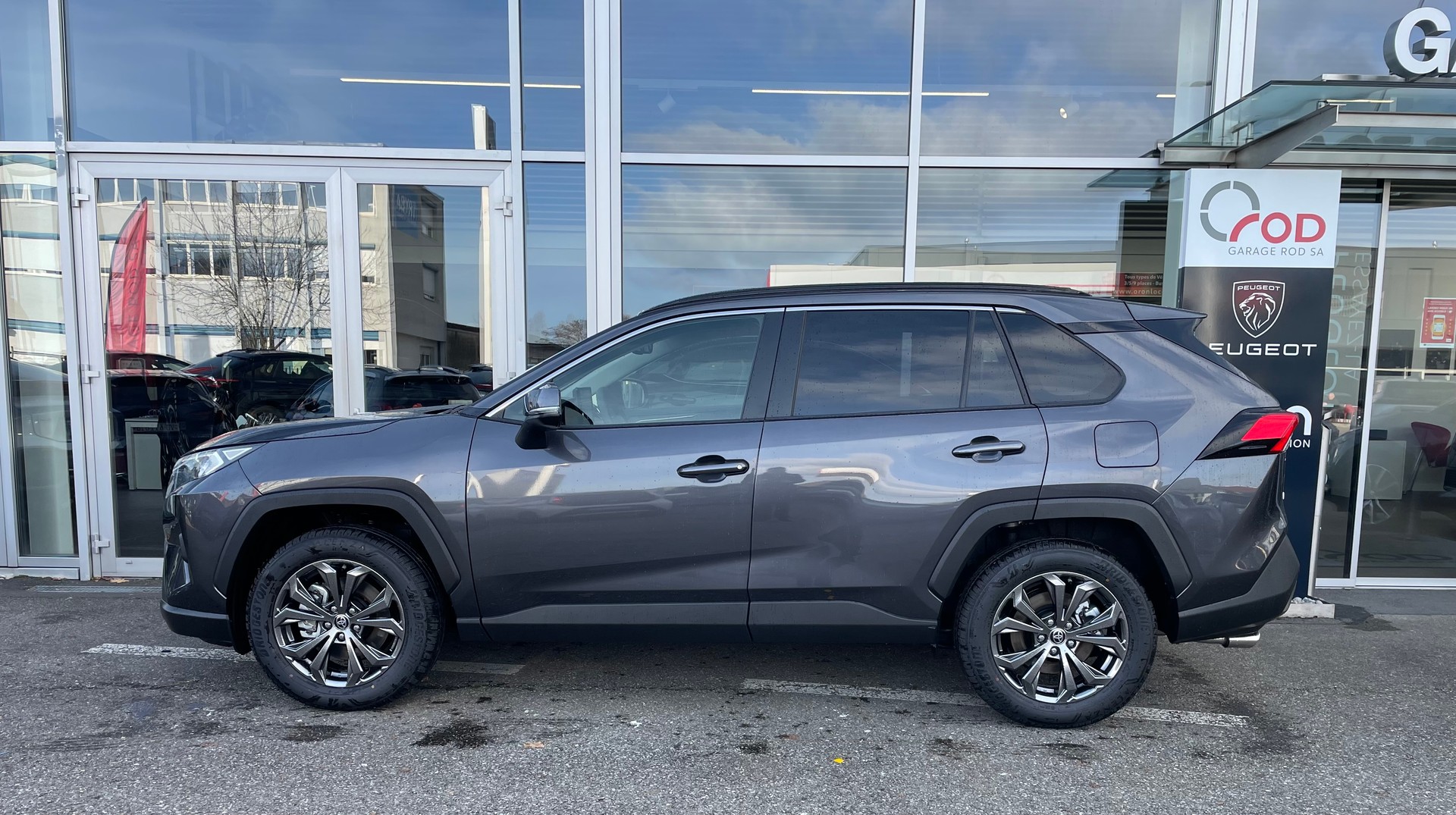 TOYOTA RAV-4 2.5 HSD Trend e-CVT 4WD-image-4