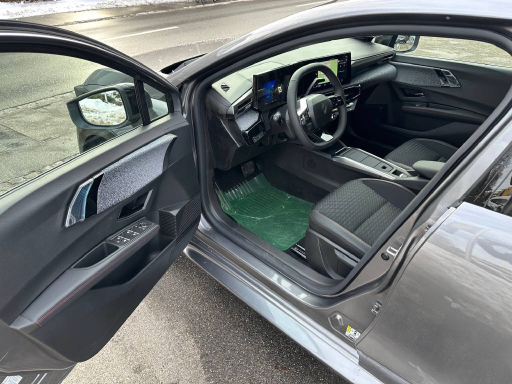 RENAULT Clio 1.8 E-Tech techno-image-9