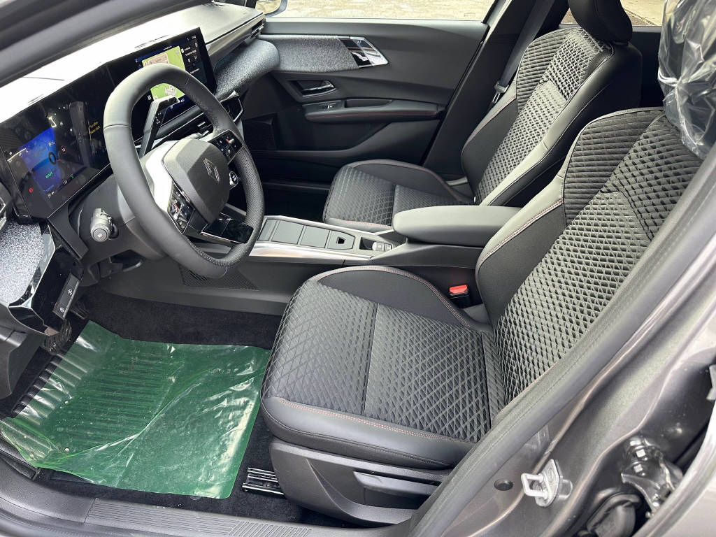 RENAULT Clio 1.8 E-Tech techno-showroom-element-2