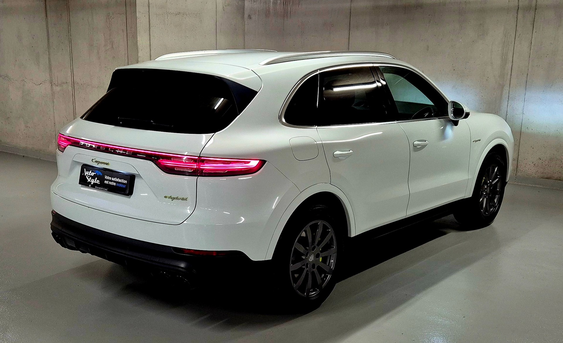 PORSCHE Cayenne E-Hybrid-image-8
