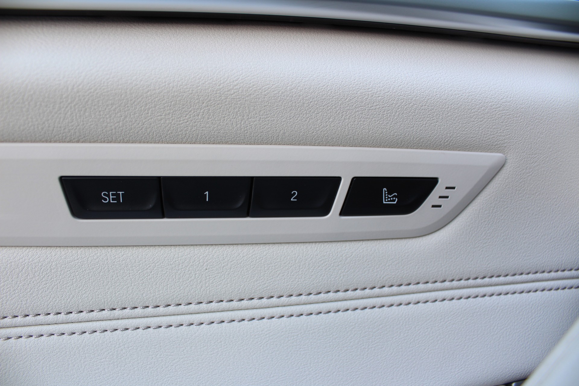 BMW 530d xDrive 48V Luxury Line Steptronic-image-16