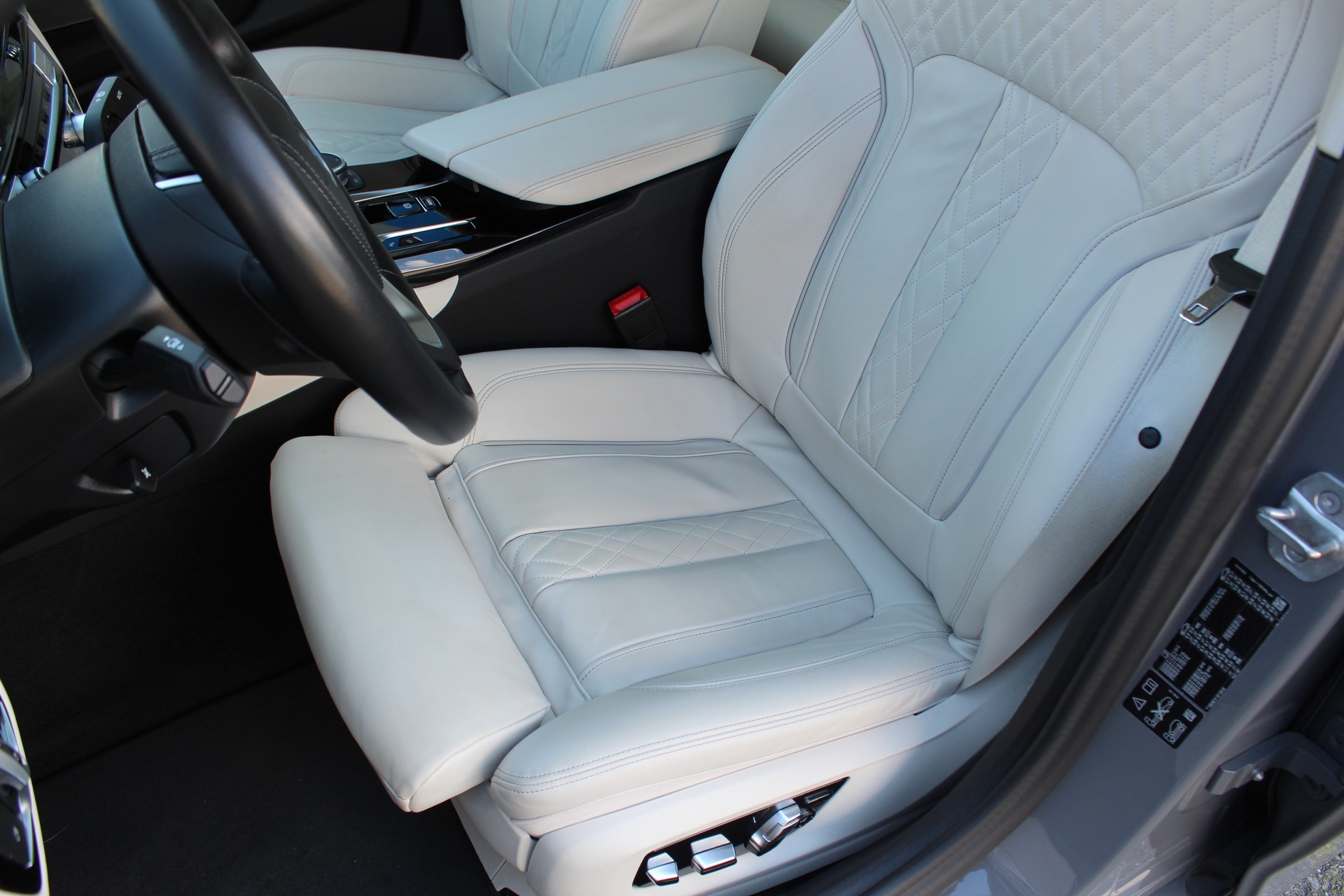 BMW 530d xDrive 48V Luxury Line Steptronic-image-9