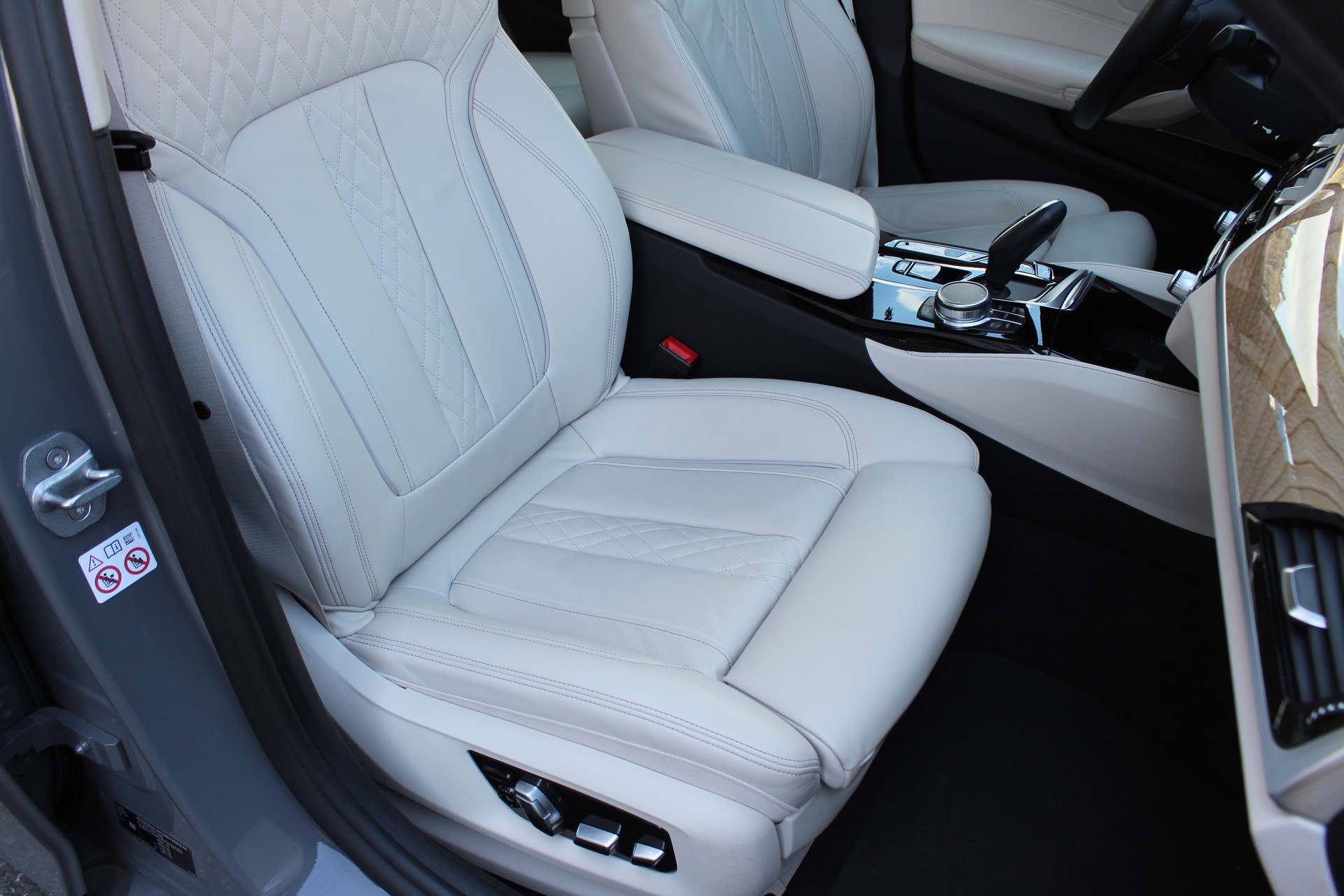 BMW 530d xDrive 48V Luxury Line Steptronic-image-11