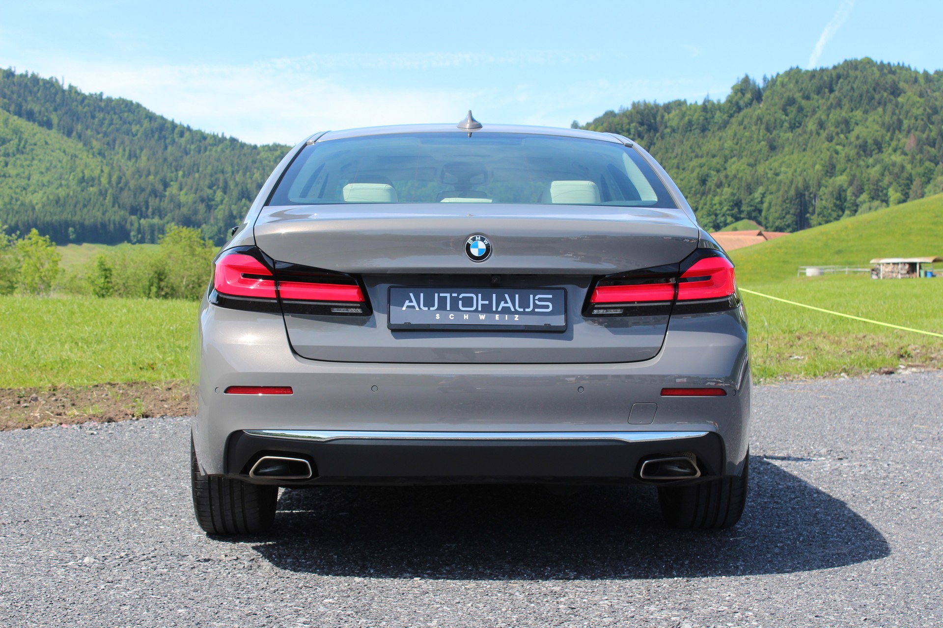 BMW 530d xDrive 48V Luxury Line Steptronic-image-5