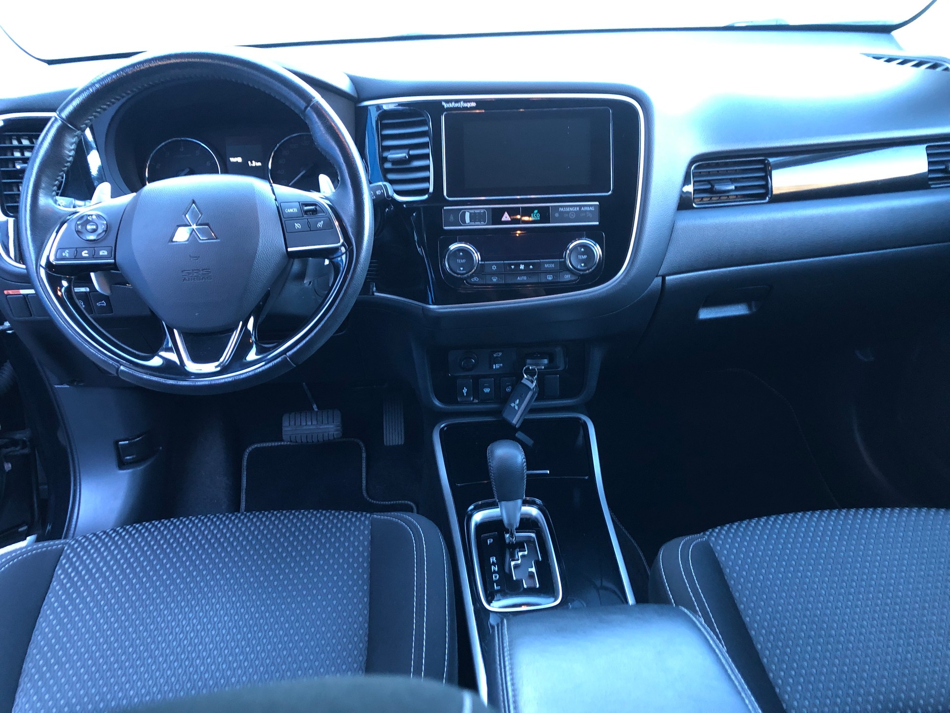 MITSUBISHI Outlander 2.0 Value 4WD CVT-image-7