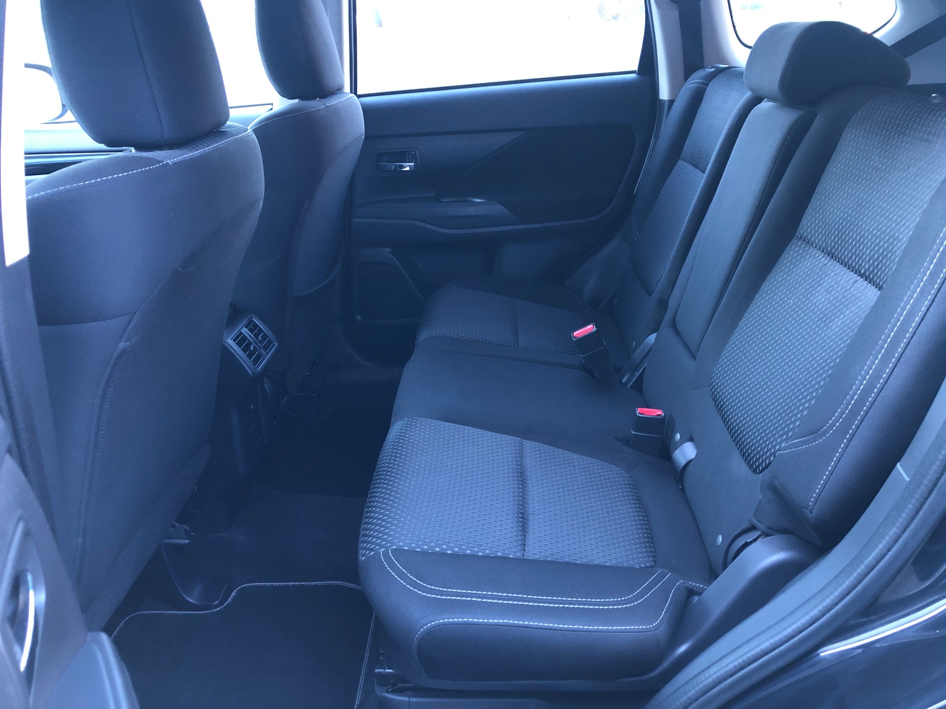 MITSUBISHI Outlander 2.0 Value 4WD CVT-image-5
