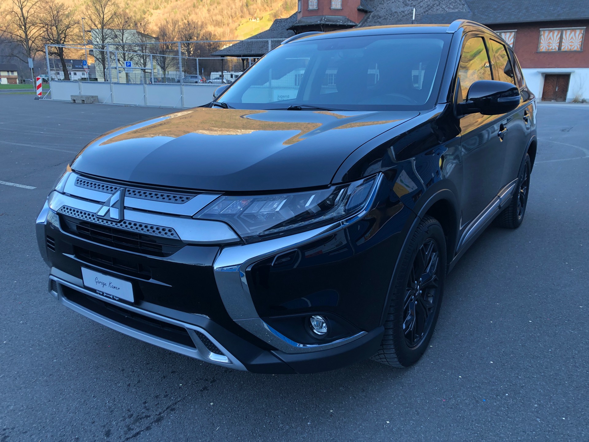 MITSUBISHI Outlander 2.0 Value 4WD CVT-showroom-element-1