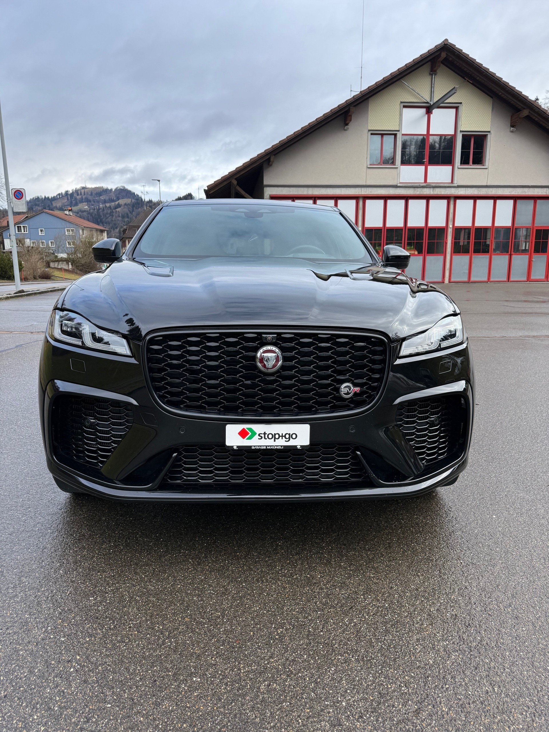 JAGUAR F-Pace 5.0 V8 SVR P550 AWD-showroom-element-1