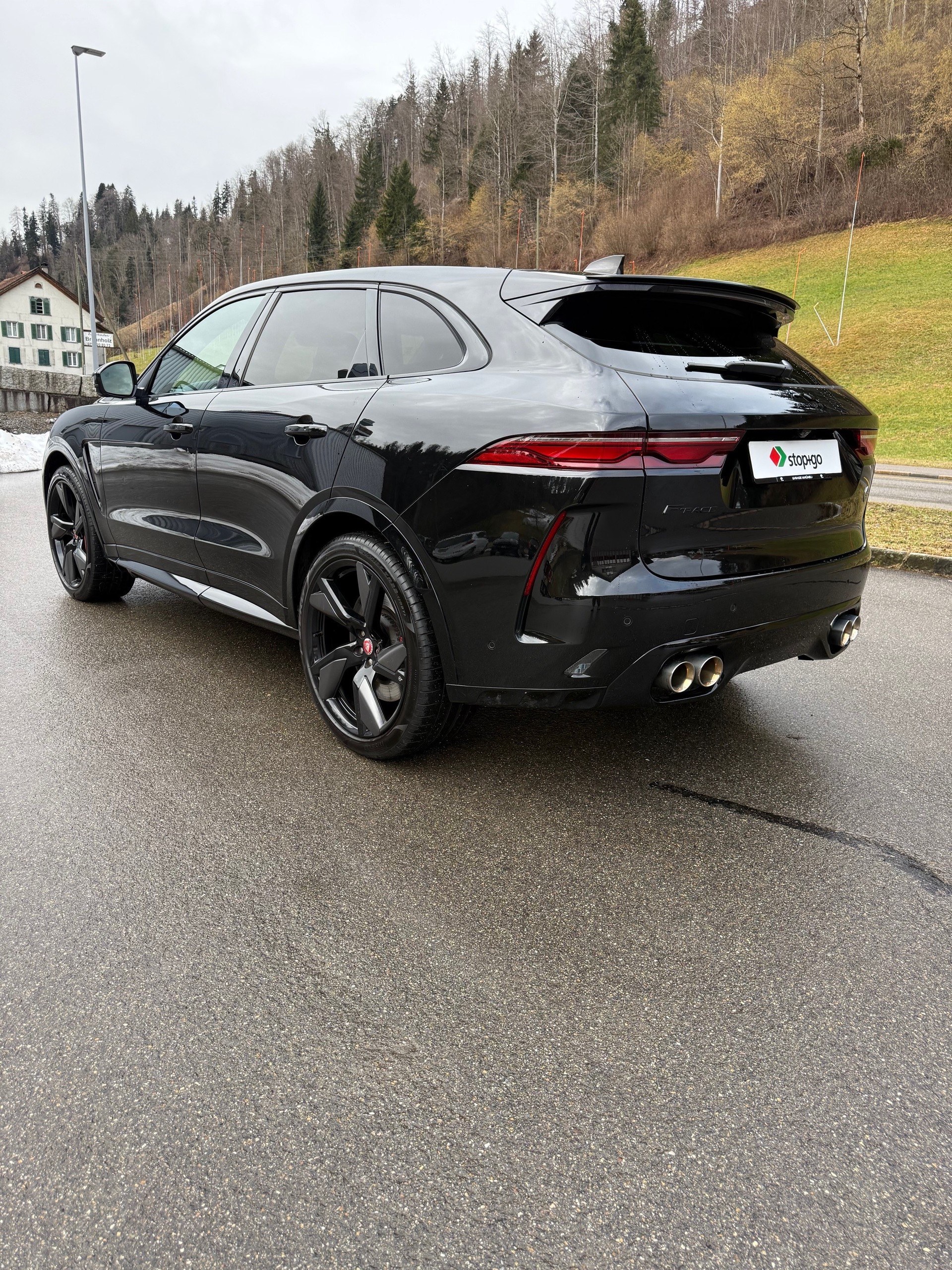 JAGUAR F-Pace 5.0 V8 SVR P550 AWD-showroom-element-3