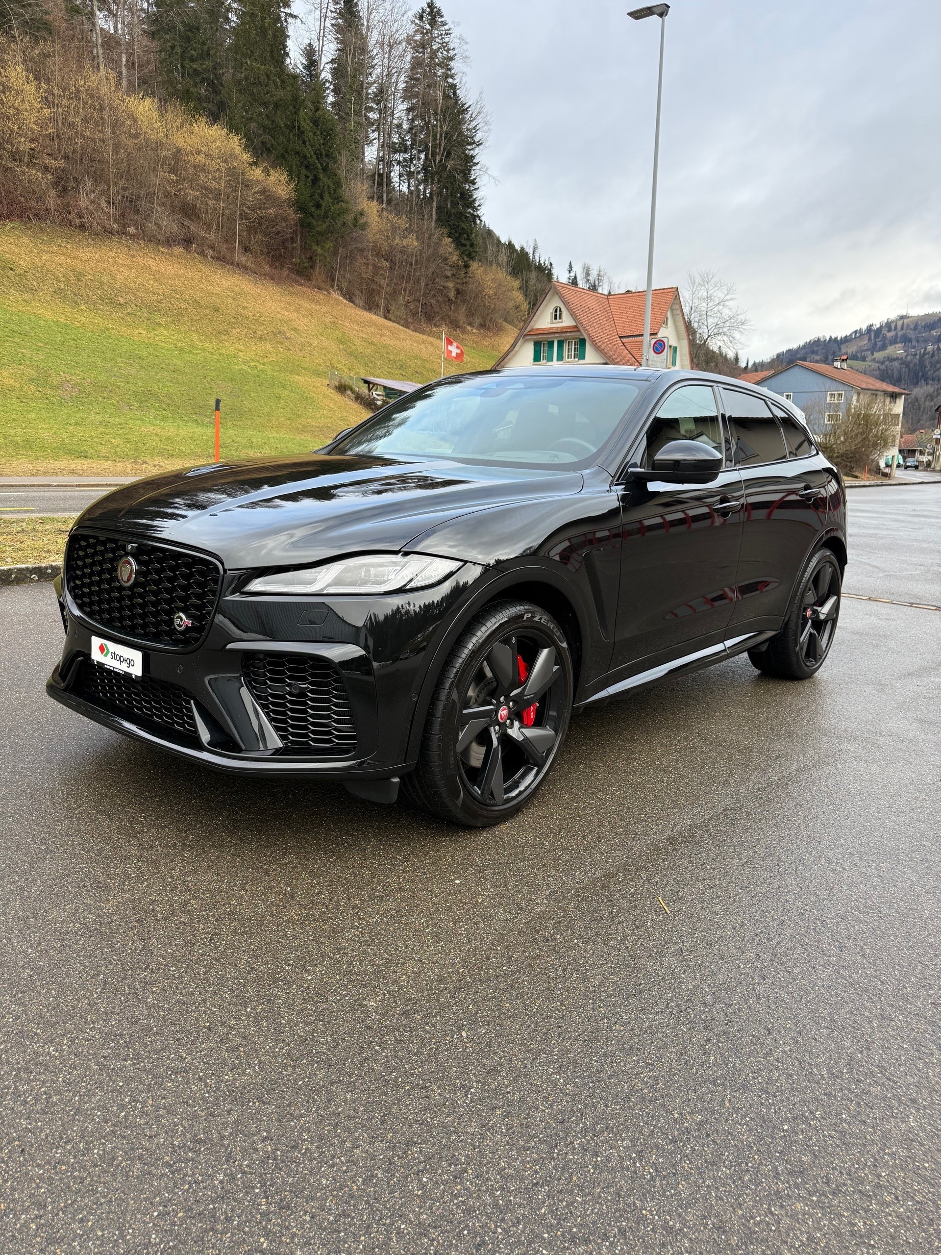 JAGUAR F-Pace 5.0 V8 SVR P550 AWD-showroom-element-2