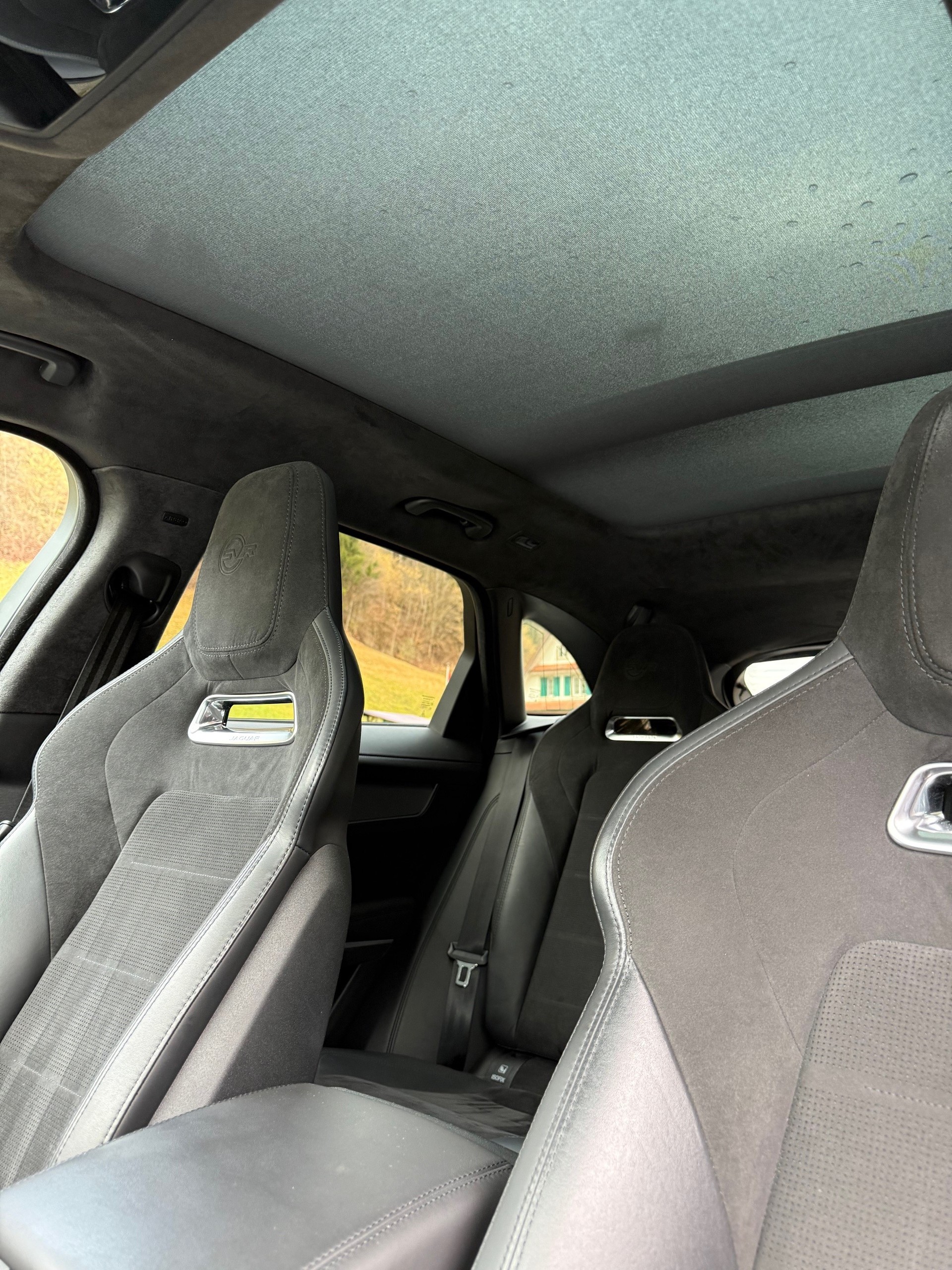 JAGUAR F-Pace 5.0 V8 SVR P550 AWD-image-11