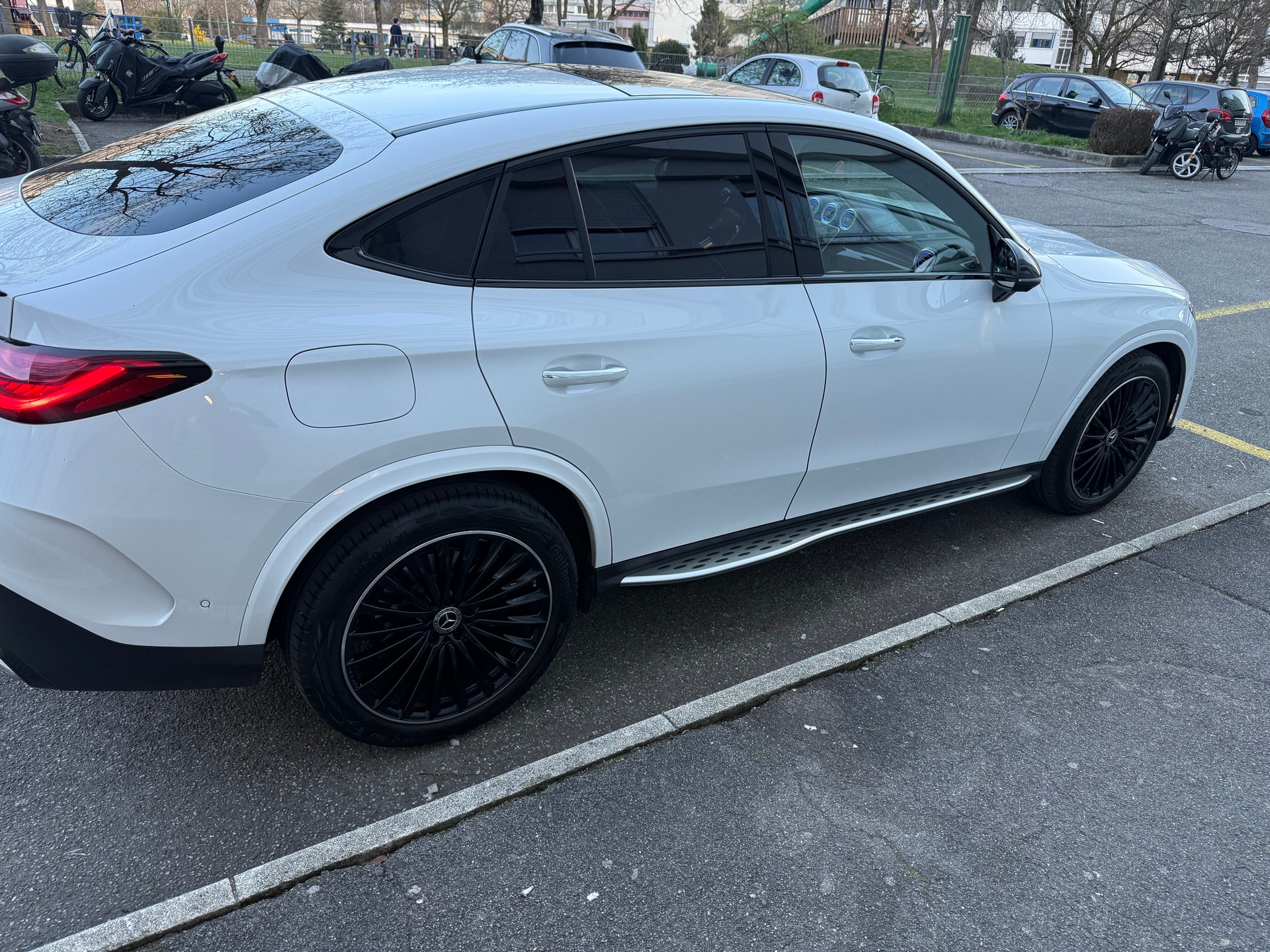 MERCEDES-BENZ GLC Coupé 200 4Matic 9G-Tronic-image-2