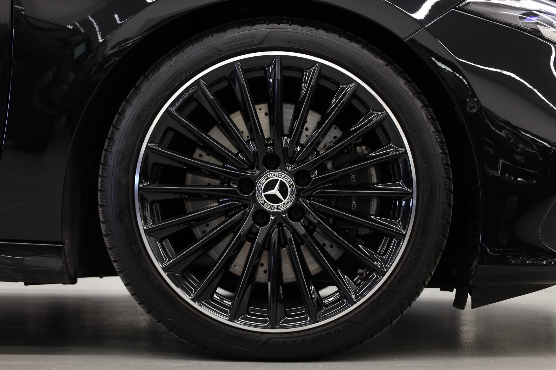 MERCEDES-BENZ A 250 AMG Line 4m-image-12