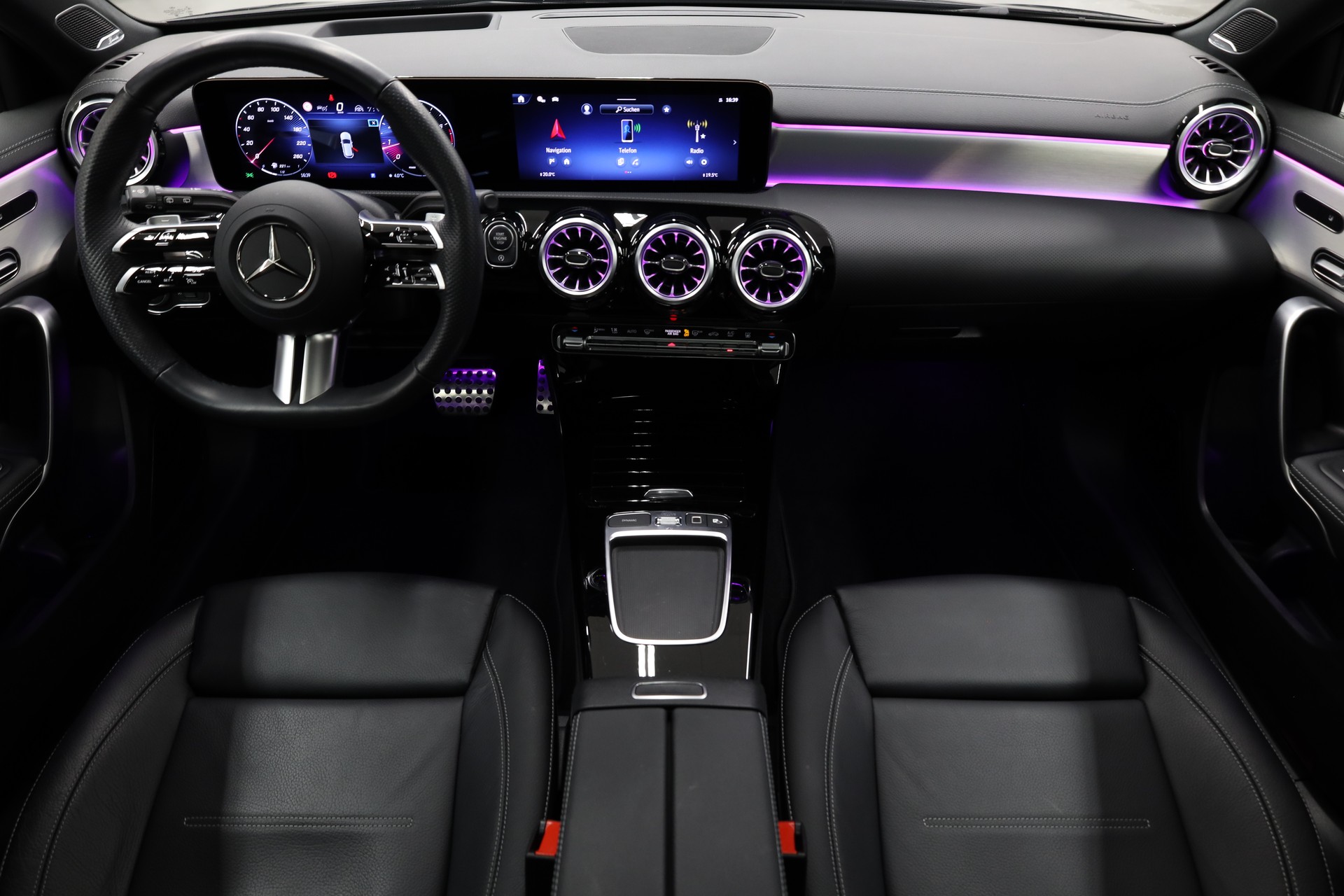MERCEDES-BENZ A 250 AMG Line 4m-image-13