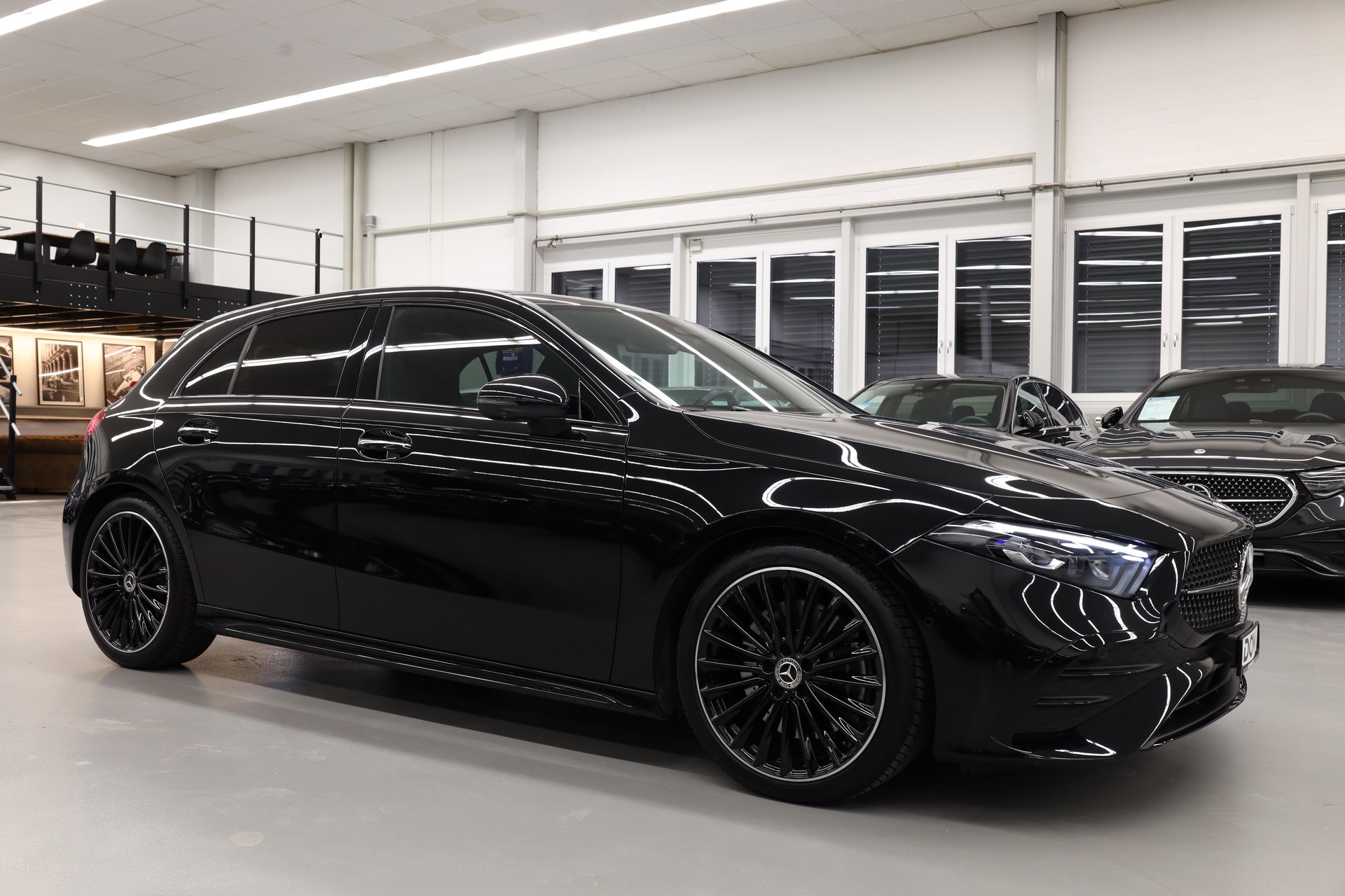 MERCEDES-BENZ A 250 AMG Line 4m-showroom-element-3
