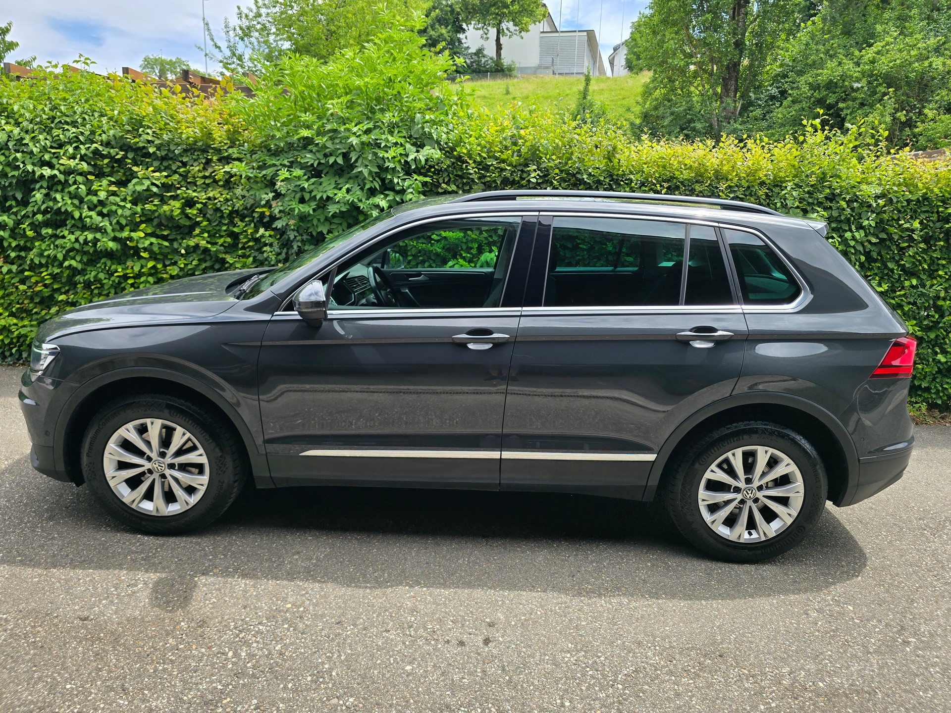 VW Tiguan 2.0 TDI SCR Comfortline 4Motion DSG-image-2
