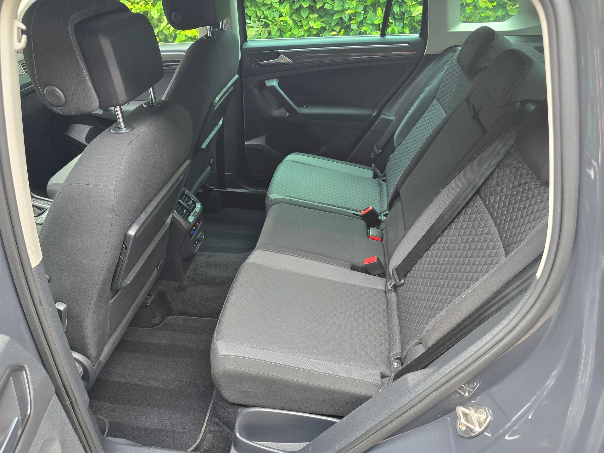 VW Tiguan 2.0 TDI SCR Comfortline 4Motion DSG-image-13